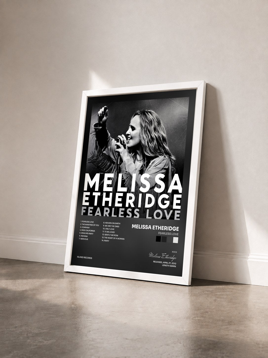 #blanc Tableau de l'album Fearless Love de Melissa Etheridge vu de trois quarts, cadre blanc