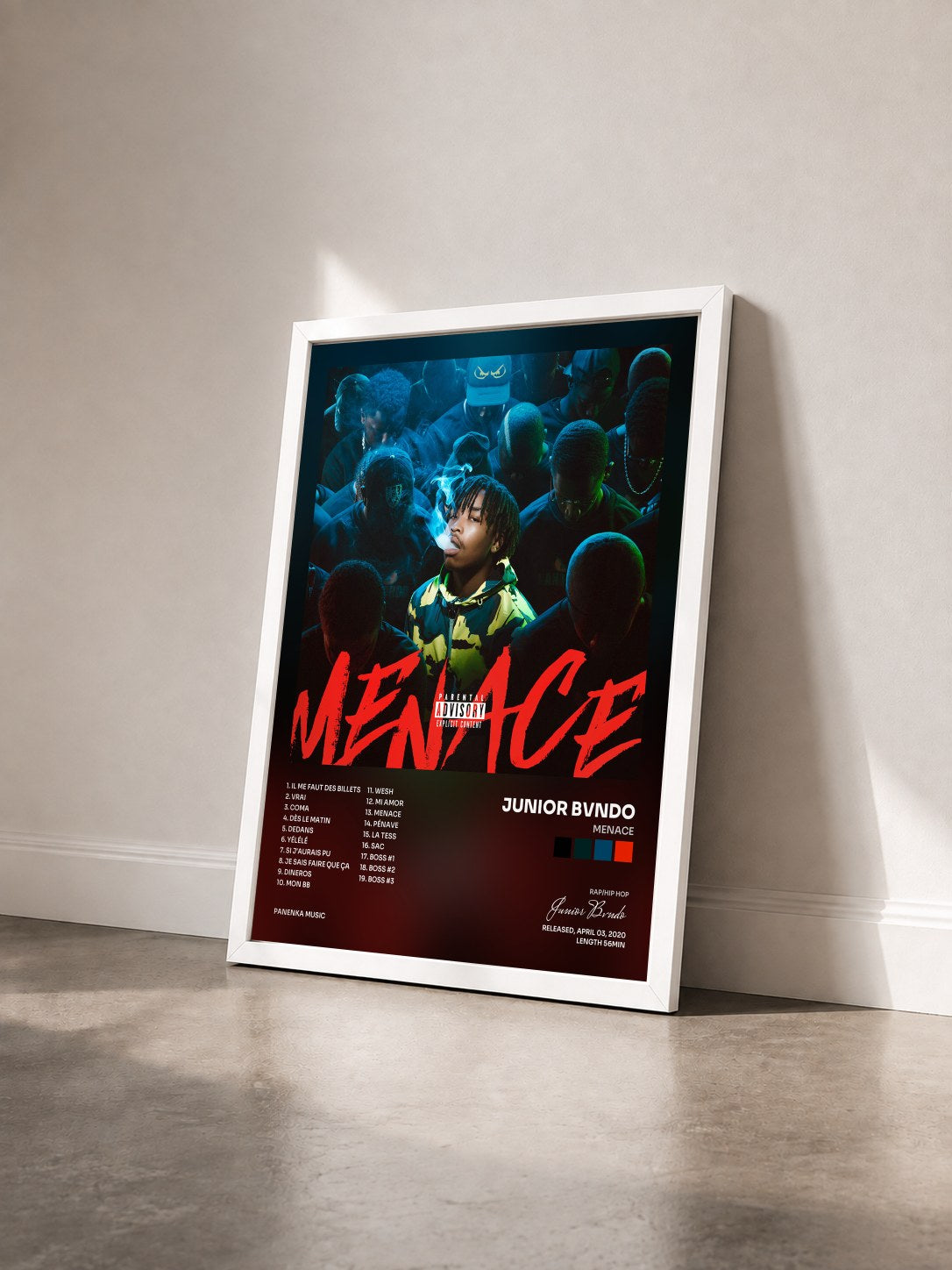 #blanc Tableau de l'album Menace de Junior Bvndo vu de trois quarts, cadre blanc