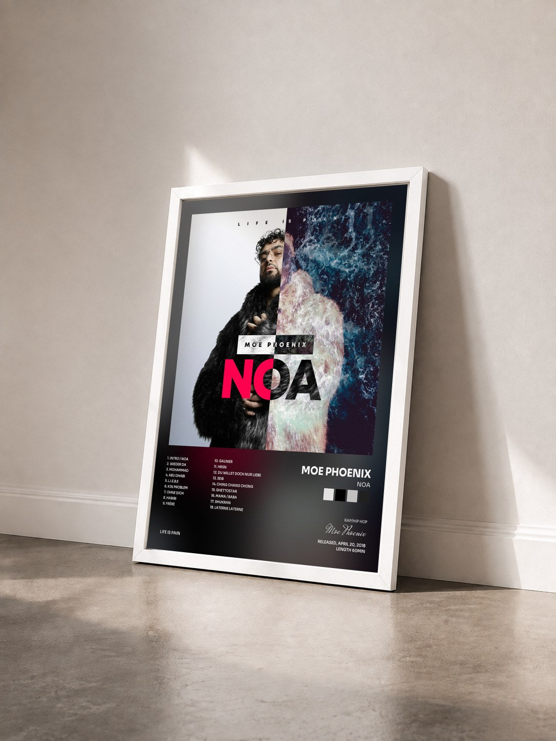 #blanc Tableau de l'album NOA de Moe Phoenix vu de trois quarts, cadre blanc