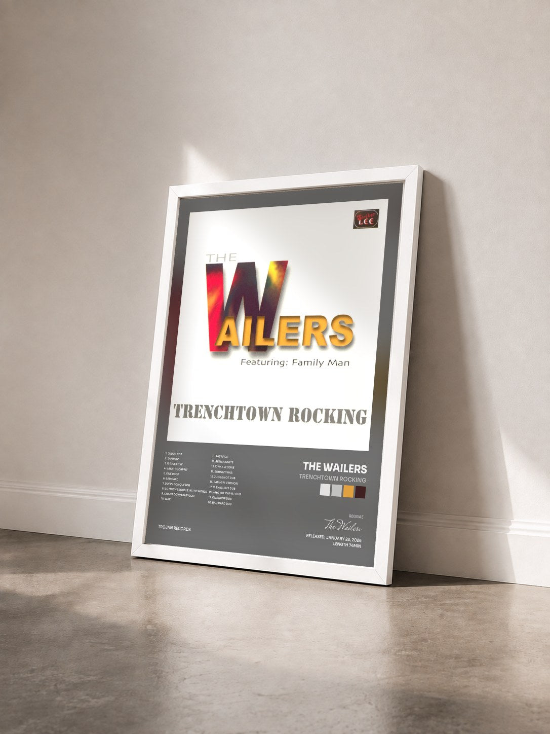 #blanc Tableau de l'album Trenchtown Rocking de The Wailers vu de trois quarts, cadre blanc