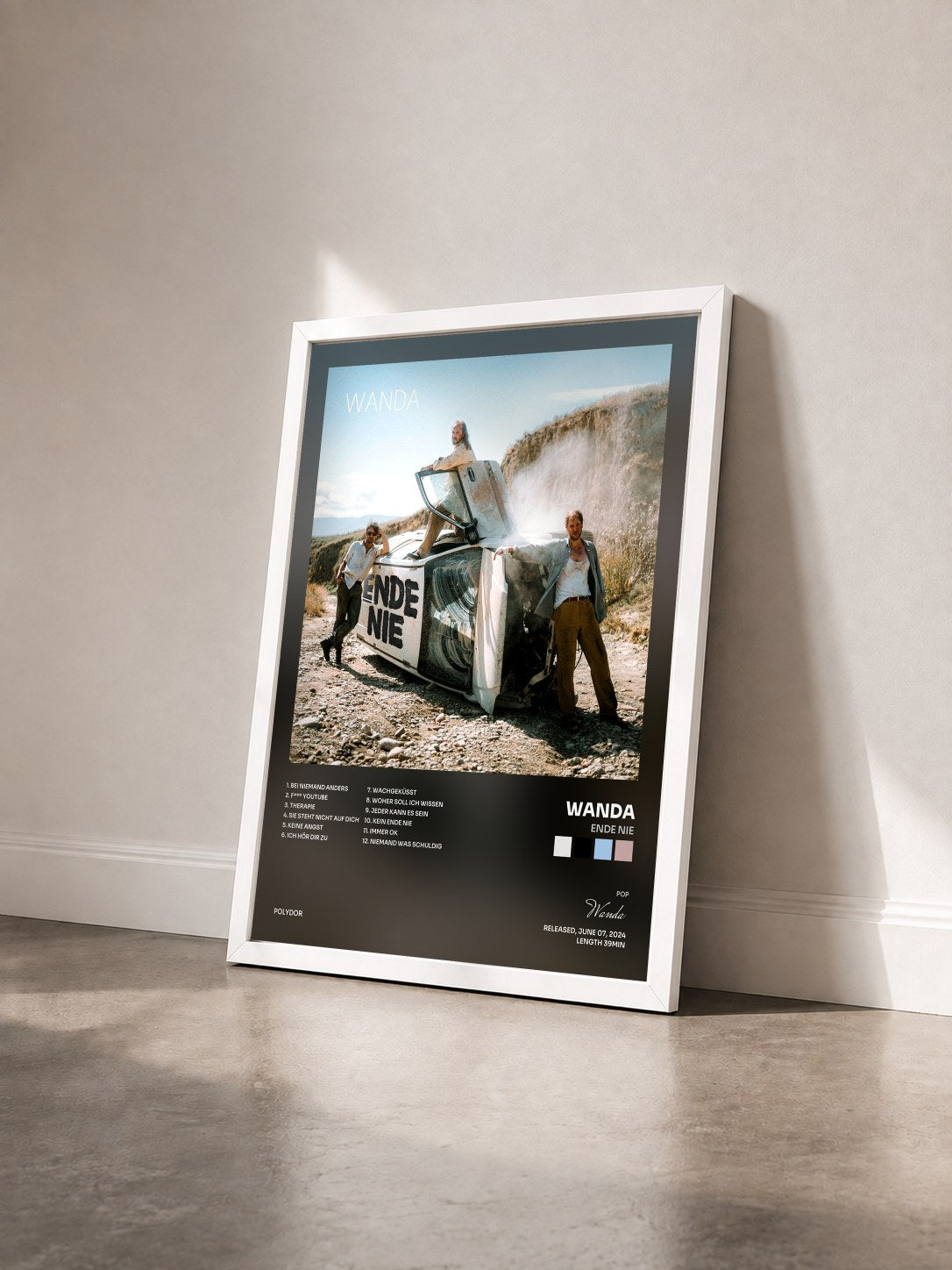 #blanc Tableau de l'album Ende nie de Wanda vu de trois quarts, cadre blanc