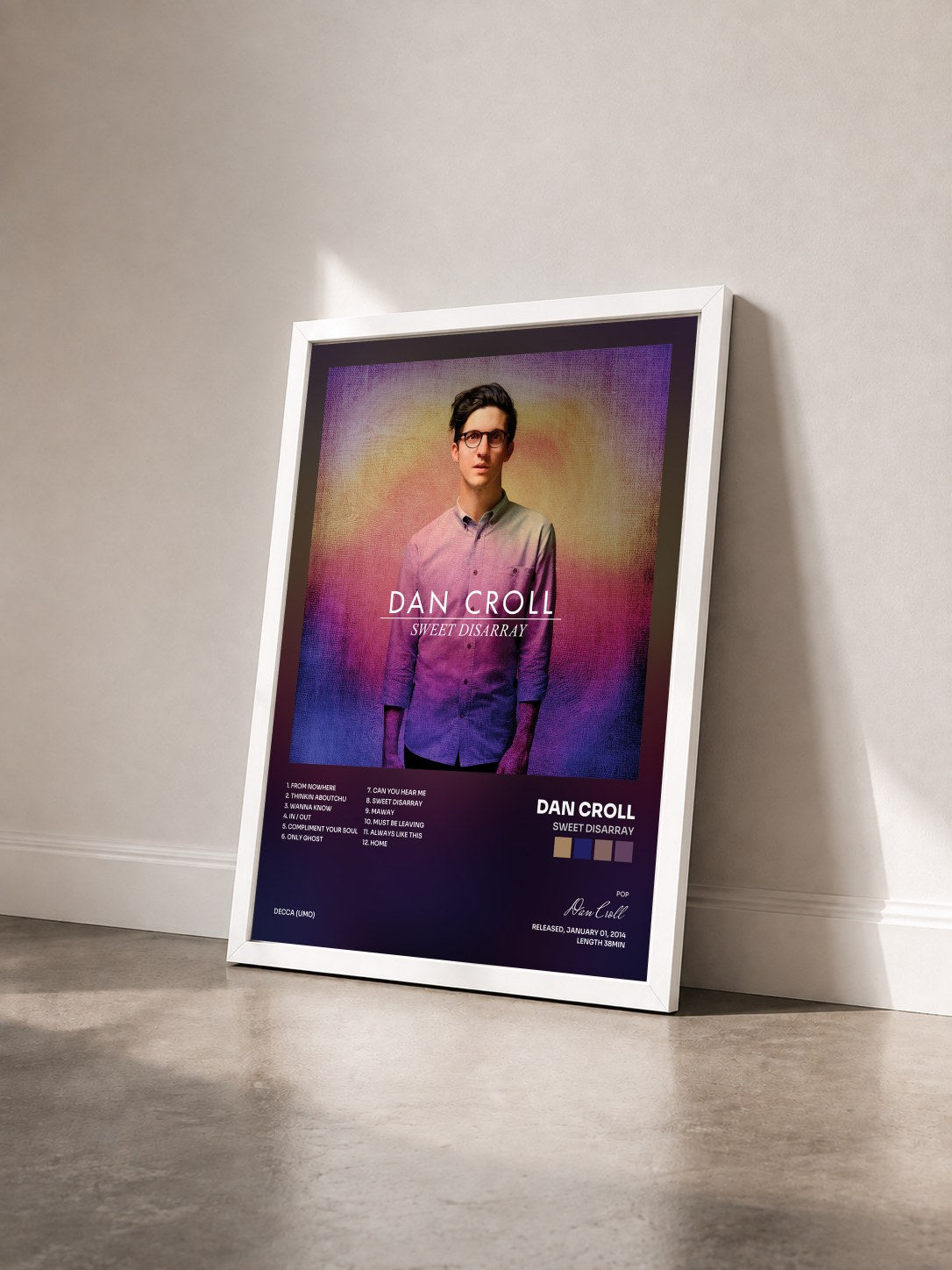 #blanc Tableau de l'album Sweet Disarray de Dan Croll vu de trois quarts, cadre blanc