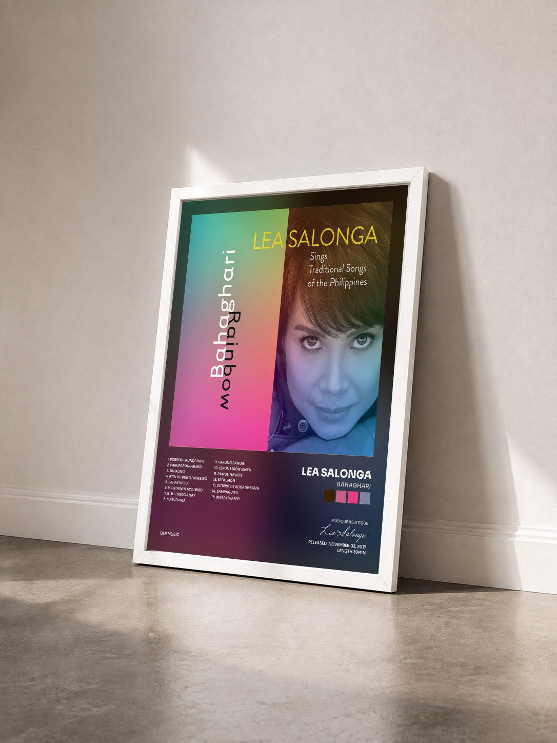#blanc Tableau de l'album Bahaghari de Lea Salonga vu de trois quarts, cadre blanc