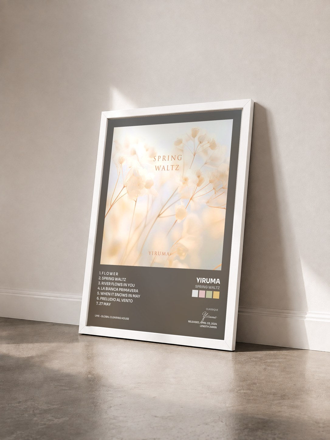 #blanc Tableau de l'album Spring Waltz de Yiruma vu de trois quarts, cadre blanc