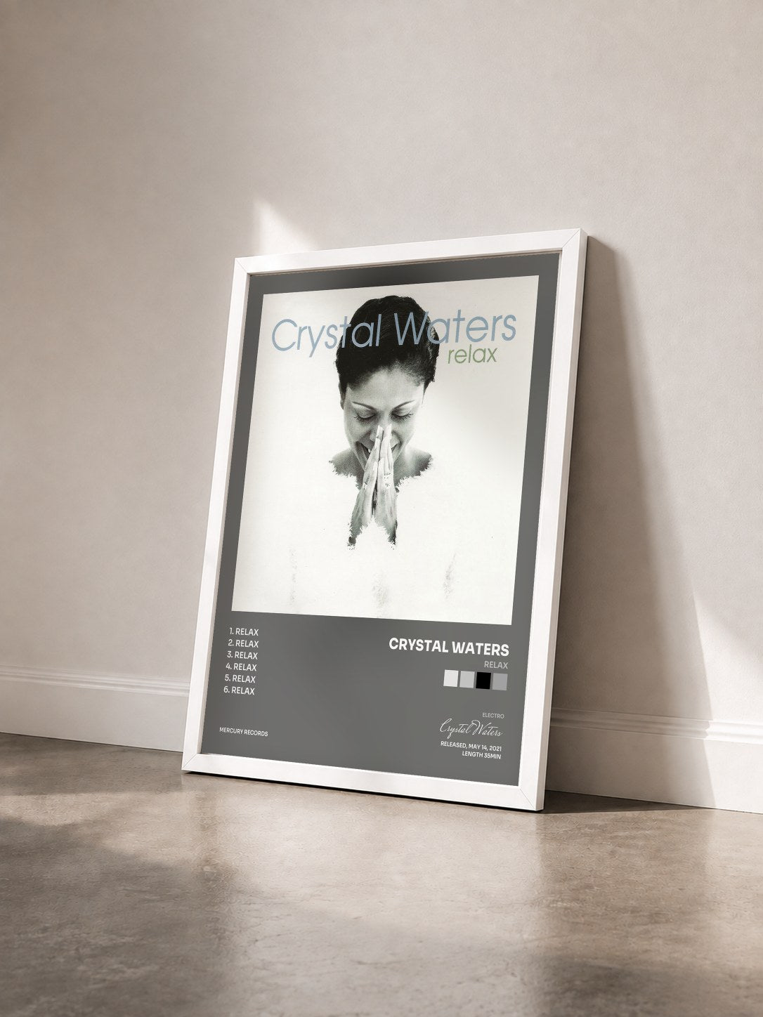 #blanc Tableau de l'album Relax de Crystal Waters vu de trois quarts, cadre blanc