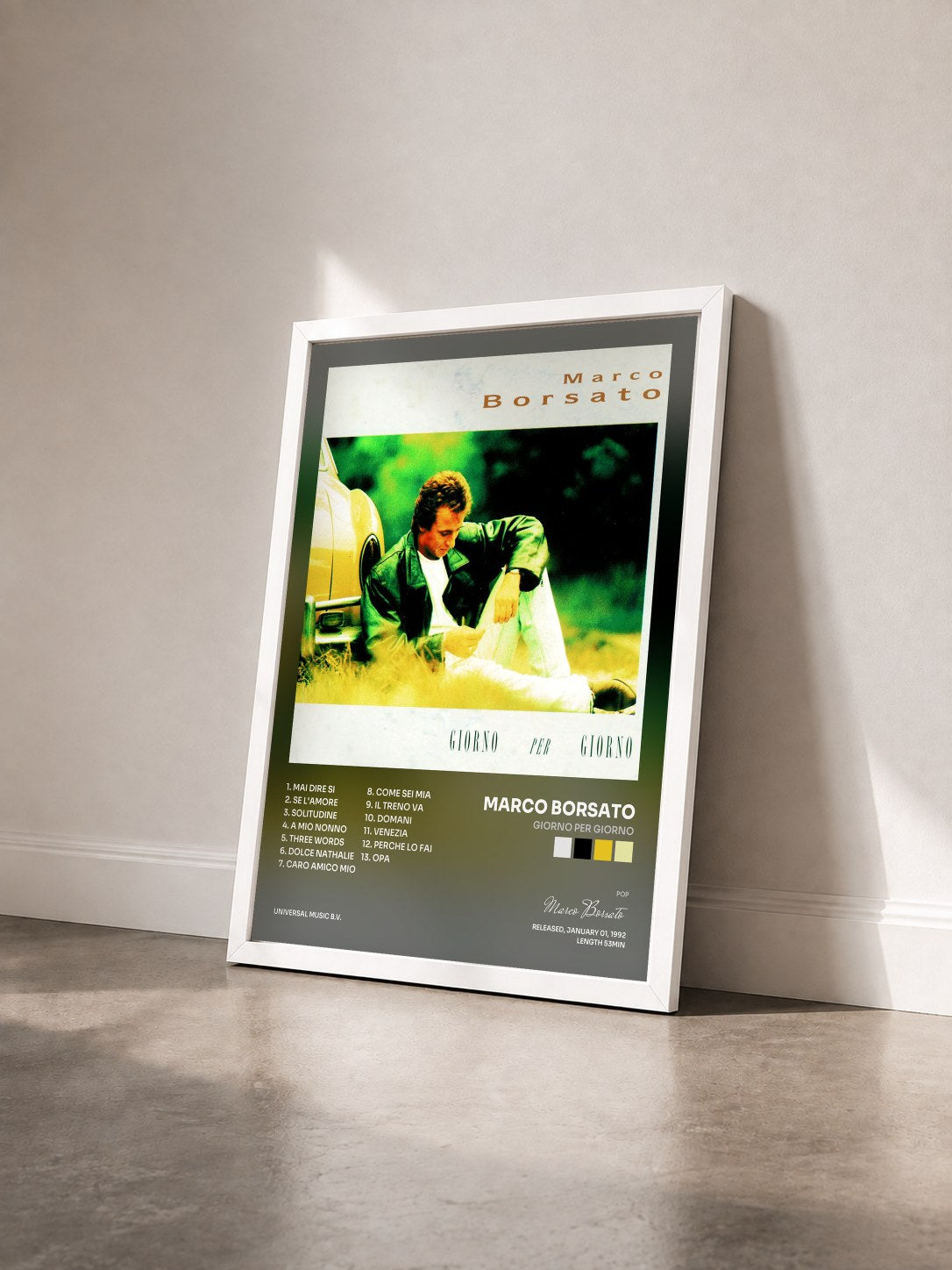 #blanc Tableau de l'album Giorno Per Giorno de Marco Borsato vu de trois quarts, cadre blanc