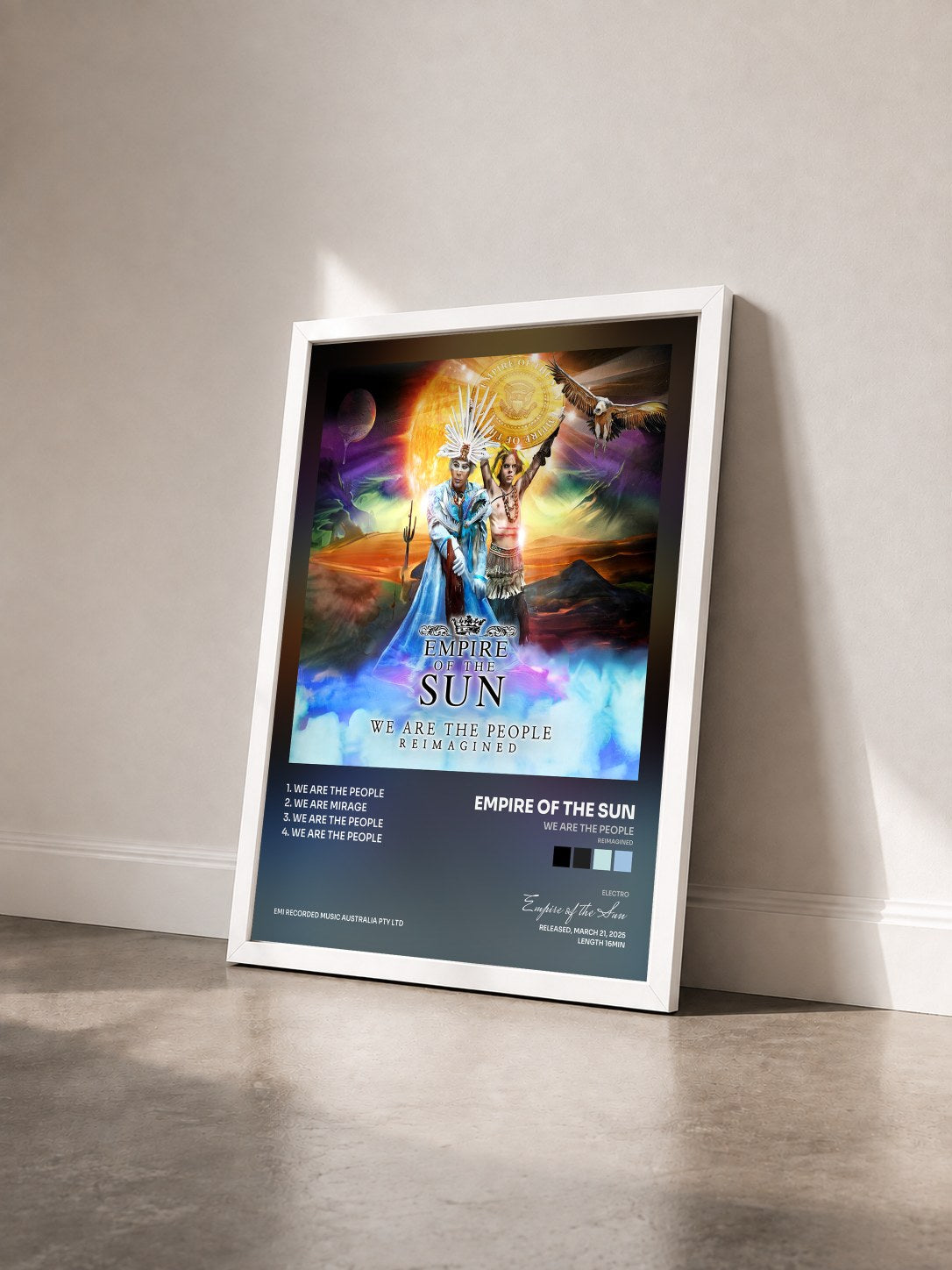 #blanc Tableau de l'album We Are The People (Reimagined) de Empire of the Sun vu de trois quarts, cadre blanc