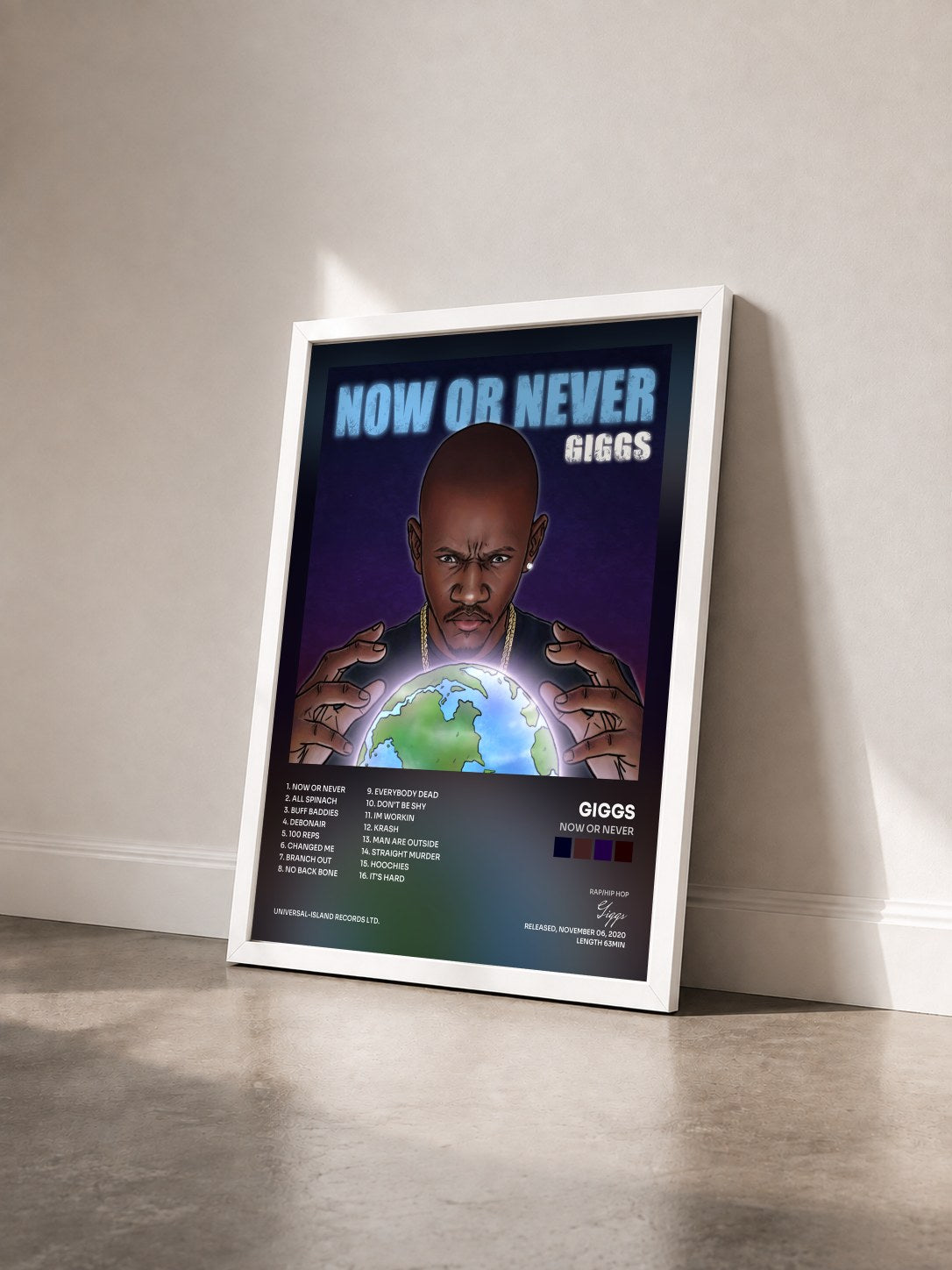 #blanc Tableau de l'album Now Or Never de Giggs vu de trois quarts, cadre blanc