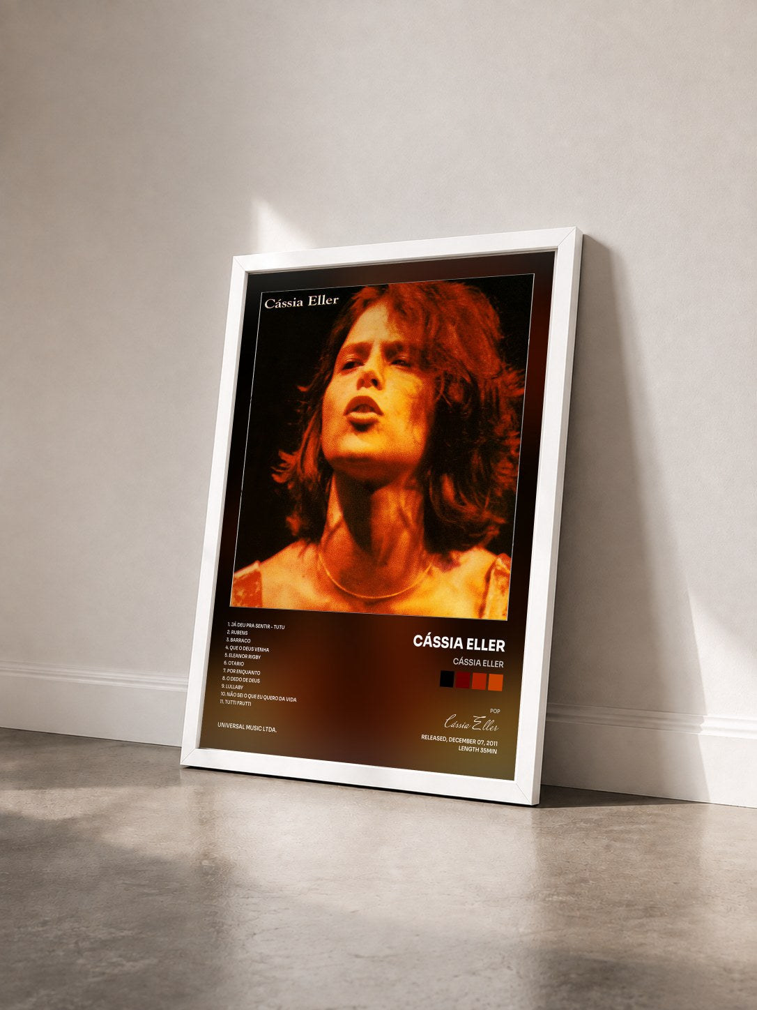 #blanc Tableau de l'album Cássia Eller de Cássia Eller vu de trois quarts, cadre blanc