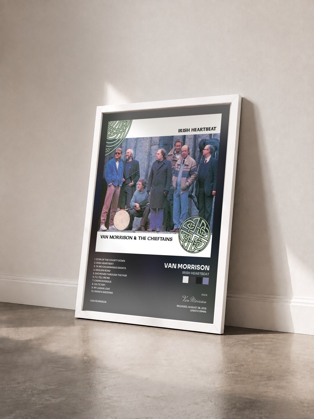 #blanc Tableau de l'album Irish Heartbeat de Van Morrison vu de trois quarts, cadre blanc