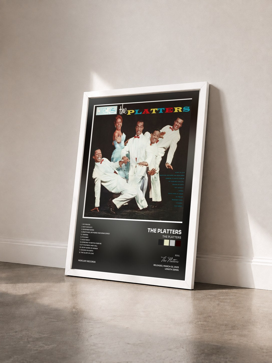 #blanc Tableau de l'album The Platters de The Platters vu de trois quarts, cadre blanc