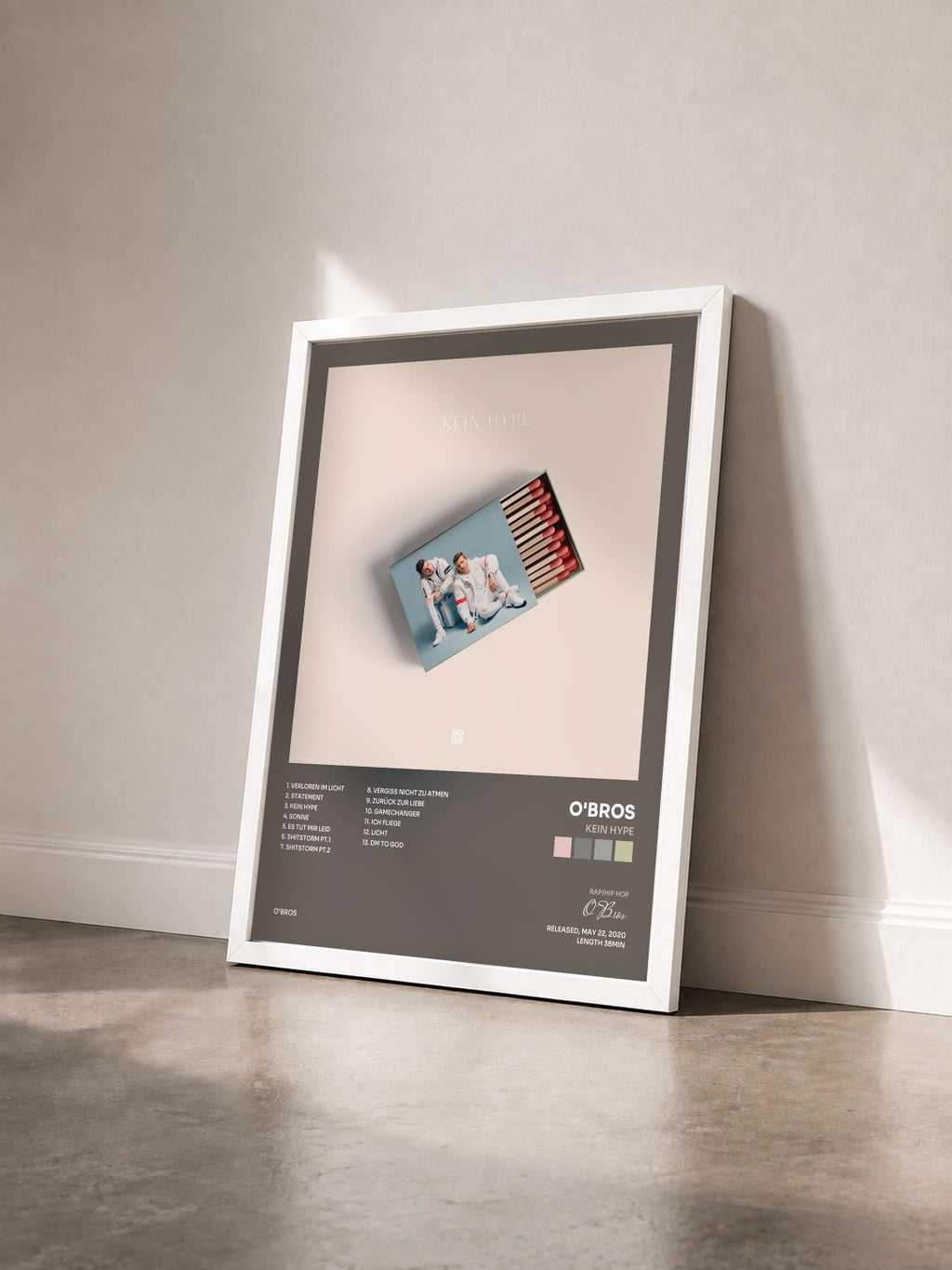 #blanc Tableau de l'album Kein Hype de O'Bros vu de trois quarts, cadre blanc