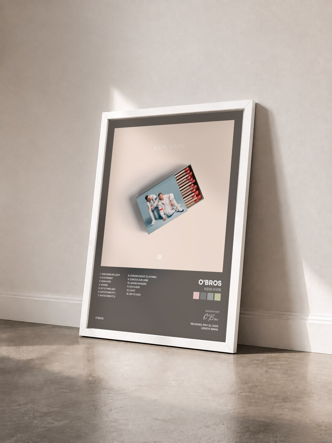 #blanc Tableau de l'album Kein Hype de O'Bros vu de trois quarts, cadre blanc
