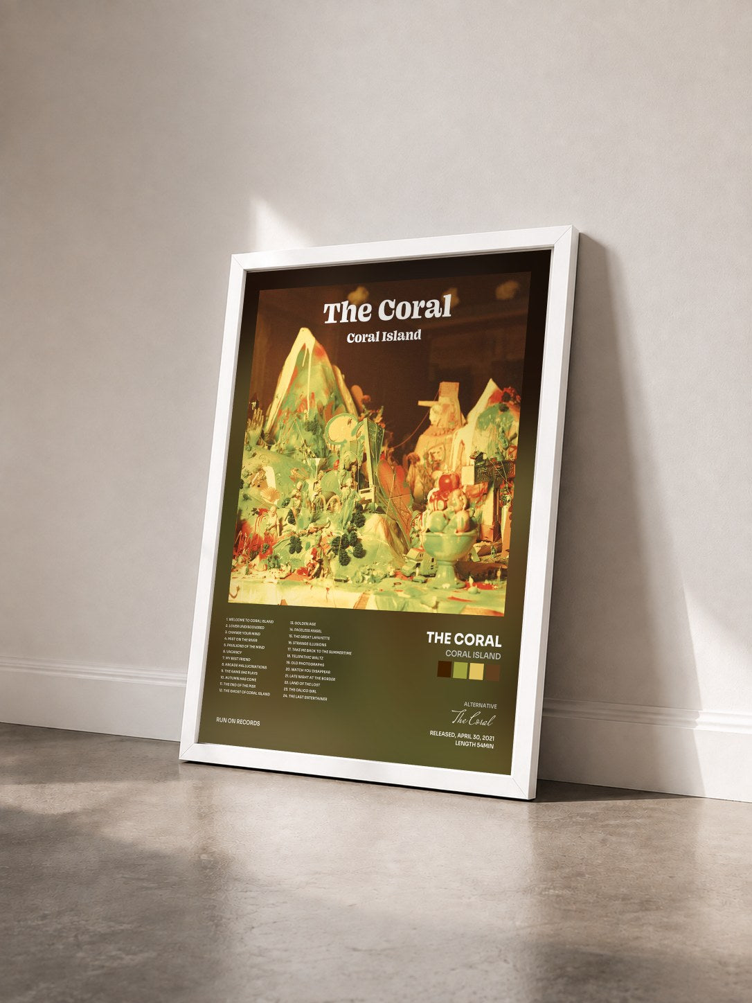 #blanc Tableau de l'album Coral Island de The Coral vu de trois quarts, cadre blanc