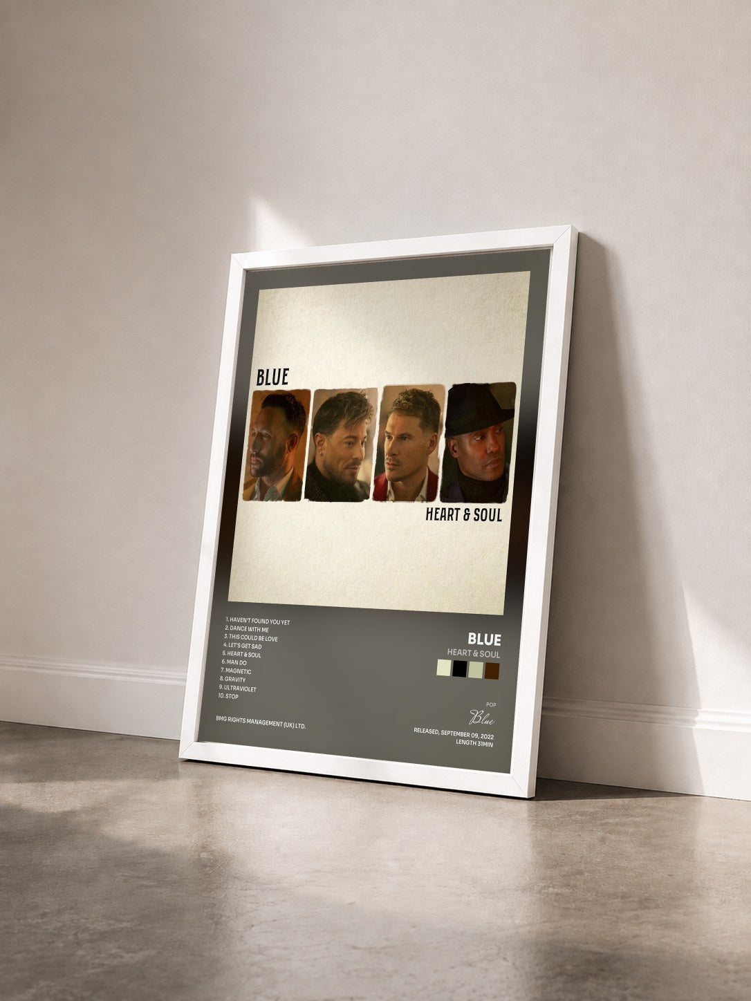 #blanc Tableau de l'album Heart & Soul de Blue vu de trois quarts, cadre blanc