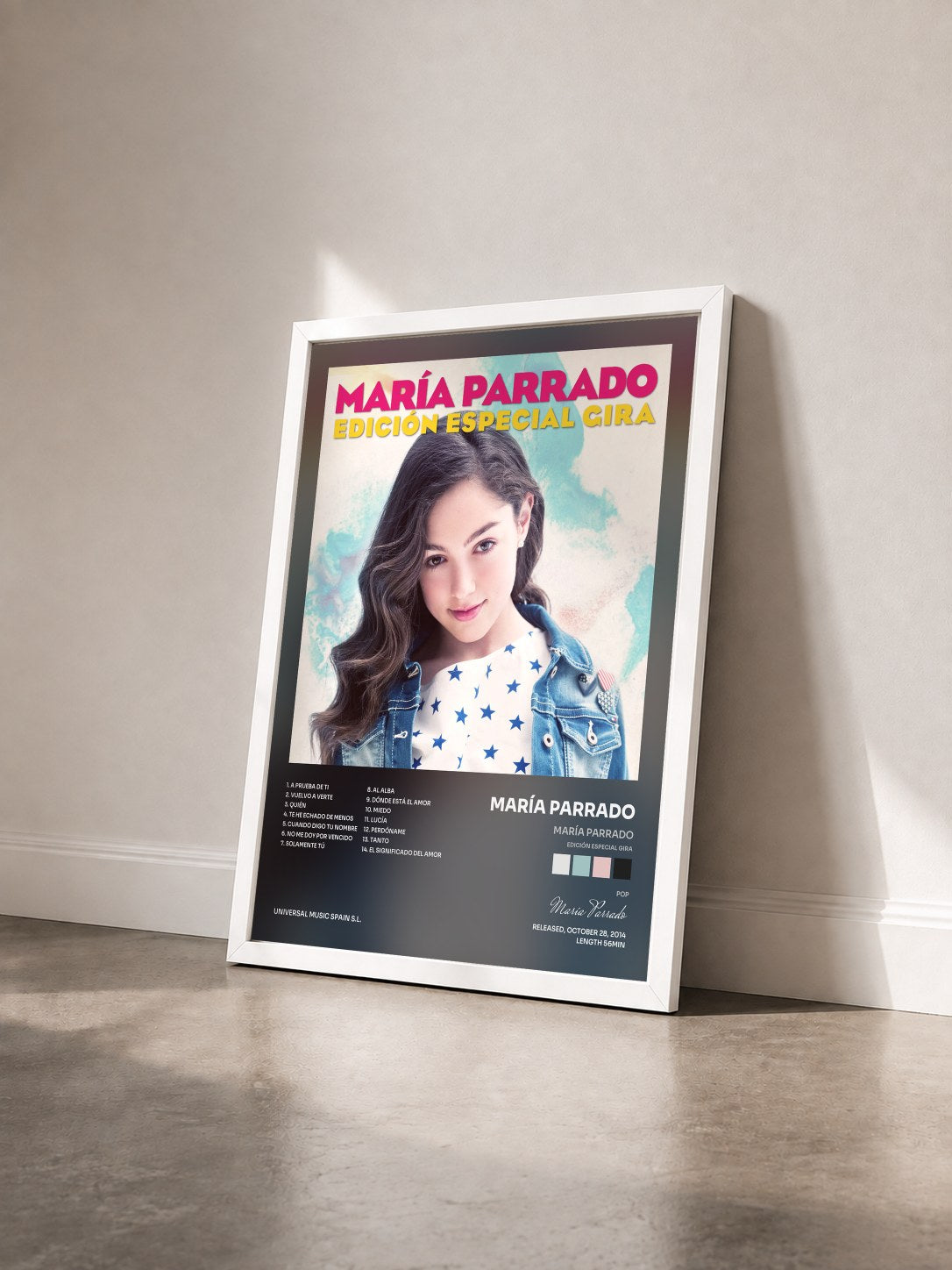 #blanc Tableau de l'album María Parrado (Edición Especial Gira) de María Parrado vu de trois quarts, cadre blanc