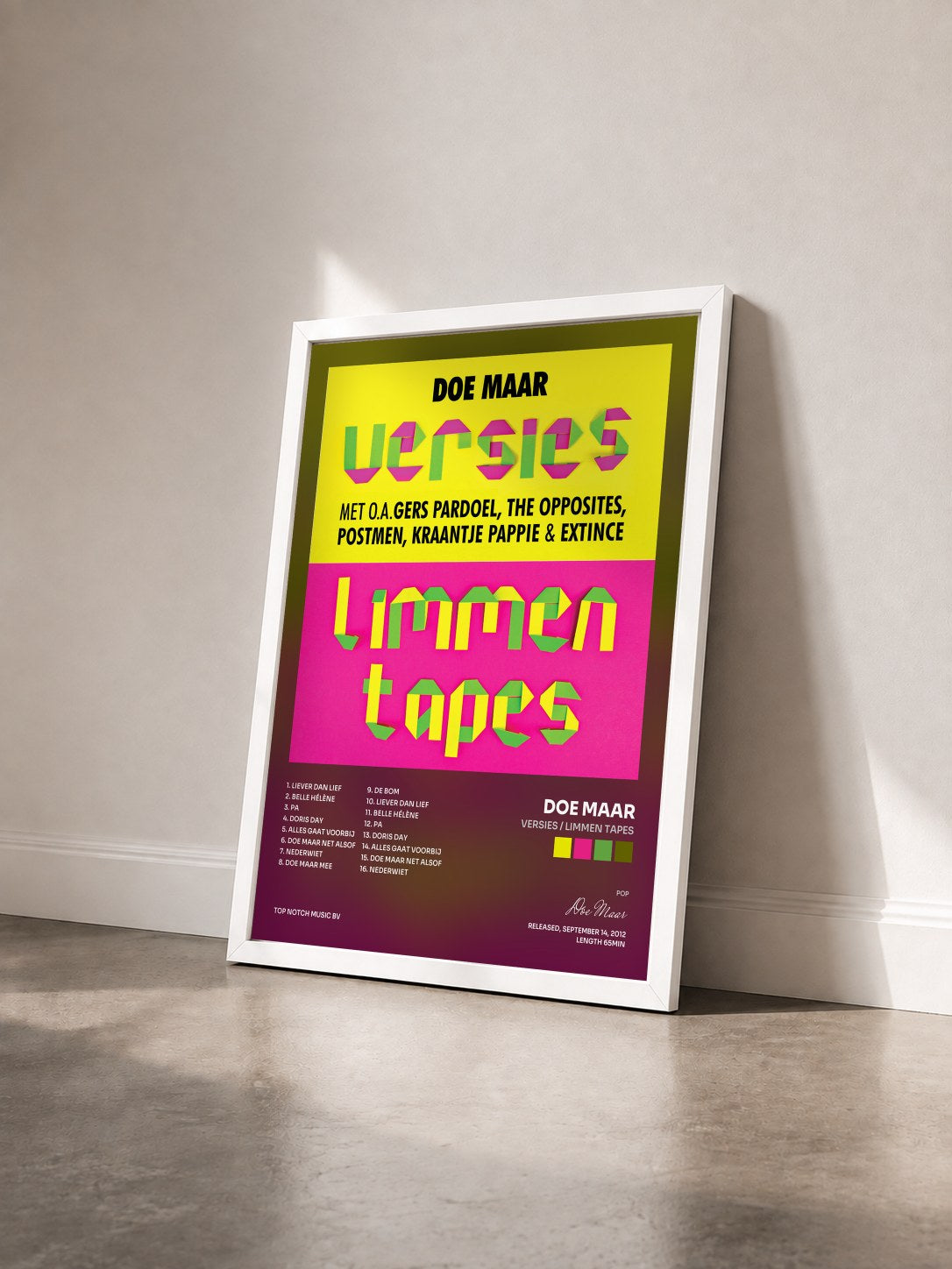 #blanc Tableau de l'album Versies / Limmen Tapes de Doe Maar vu de trois quarts, cadre blanc