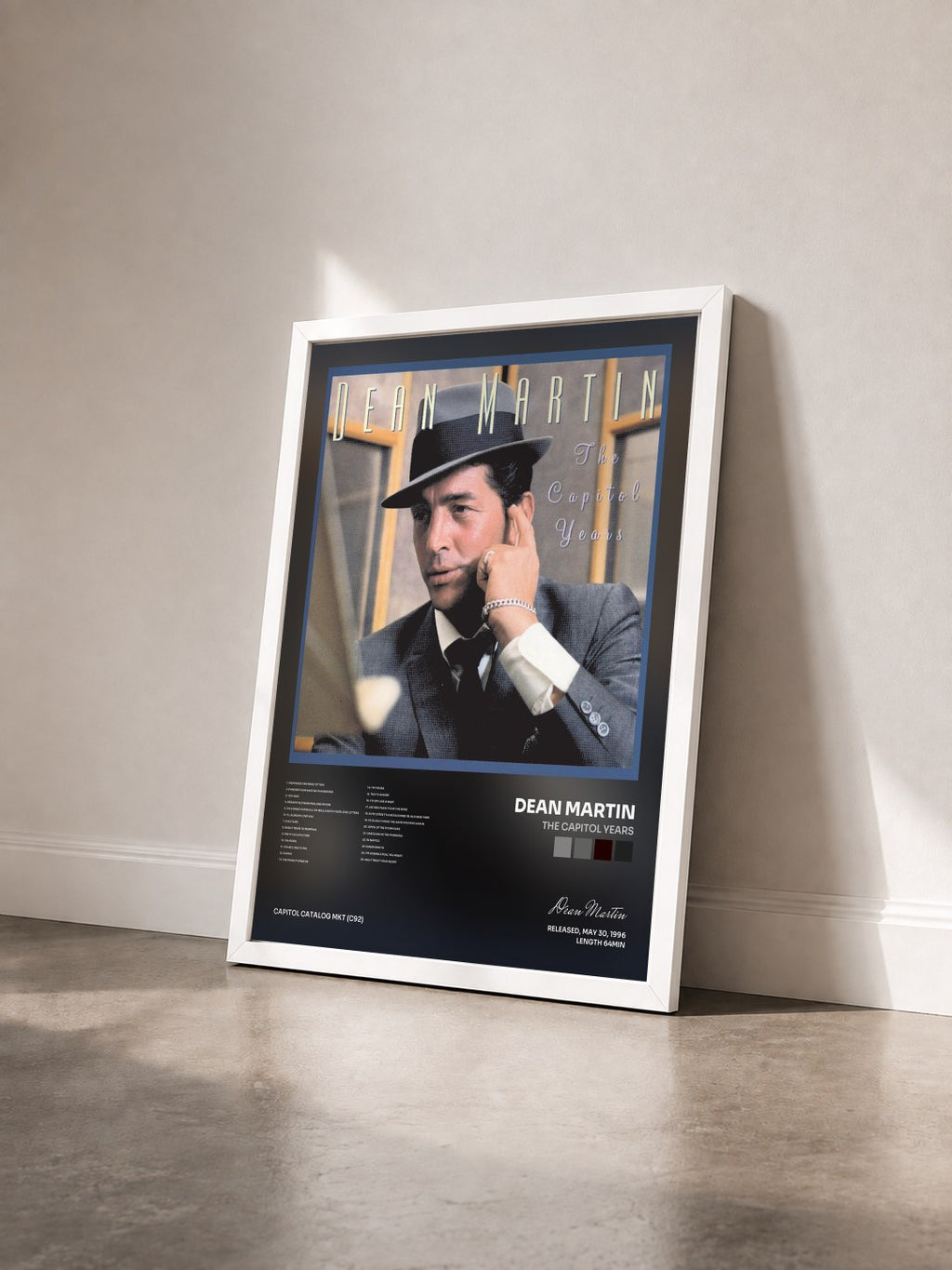 #blanc The Capitol Years di Dean Martin in stampa incorniciata vista di tre quarti, cornice bianca