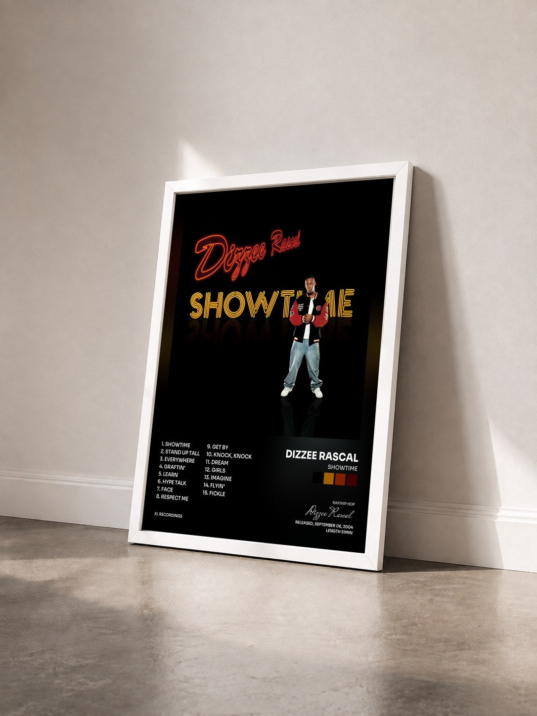 #blanc Tableau de l'album Showtime de Dizzee Rascal vu de trois quarts, cadre blanc