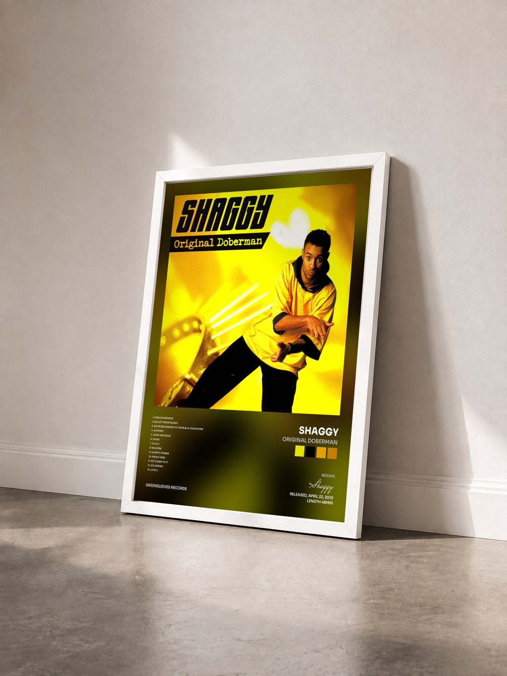 #blanc Tableau de l'album Original Doberman de Shaggy vu de trois quarts, cadre blanc