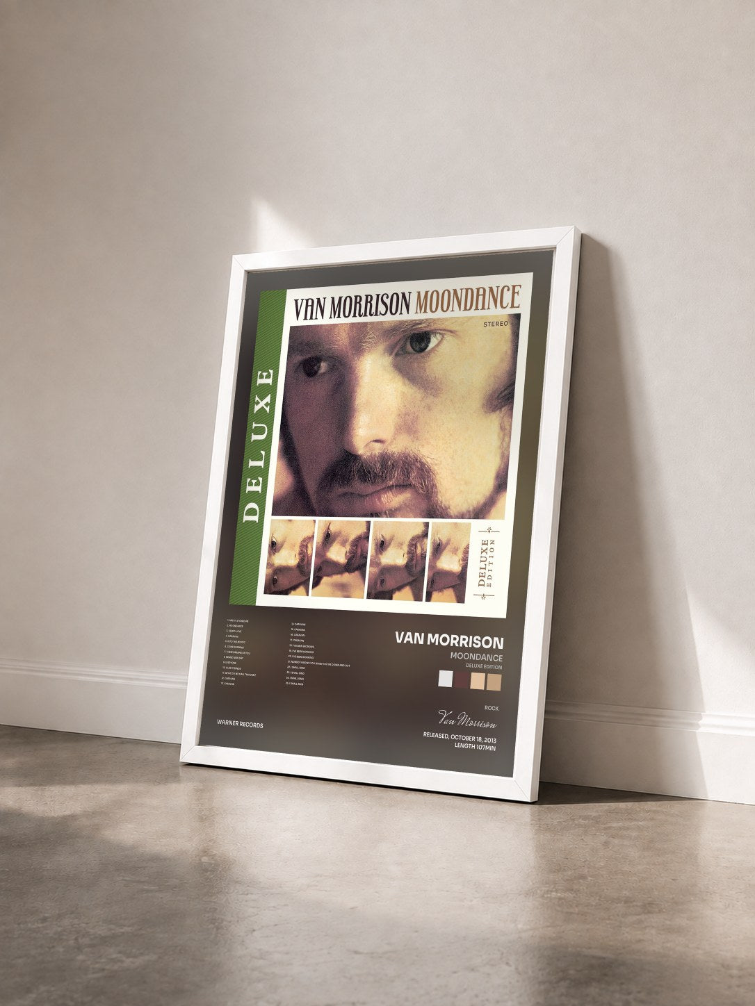 #blanc Tableau de l'album Moondance (Deluxe Edition) de Van Morrison vu de trois quarts, cadre blanc
