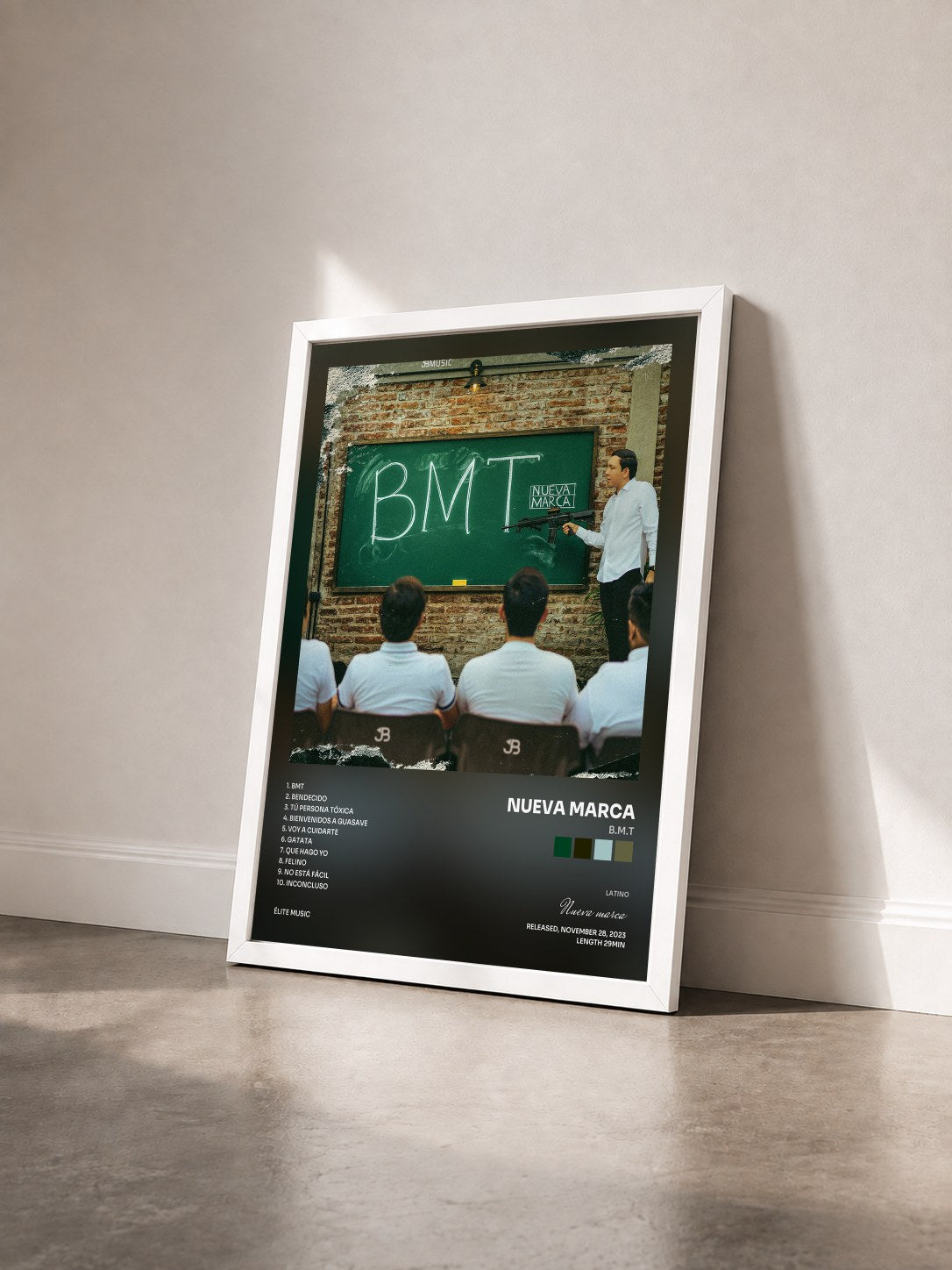 #blanc Tableau de l'album B.M.T de Nueva marca vu de trois quarts, cadre blanc