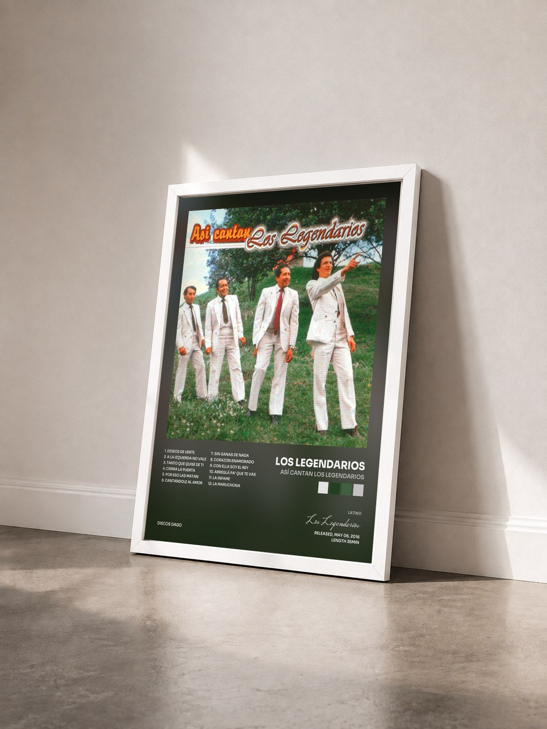 #blanc Tableau de l'album Así Cantan los Legendarios de Los Legendarios vu de trois quarts, cadre blanc