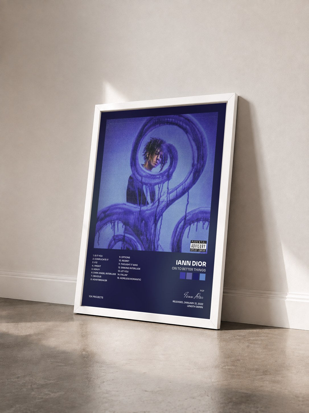 #blanc Tableau de l'album on to better things de Iann Dior vu de trois quarts, cadre blanc