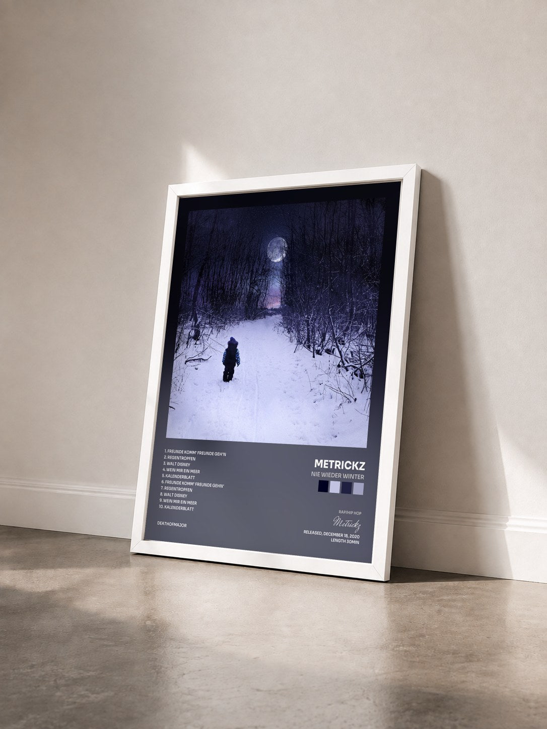 #blanc Tableau de l'album Nie wieder Winter de Metrickz vu de trois quarts, cadre blanc
