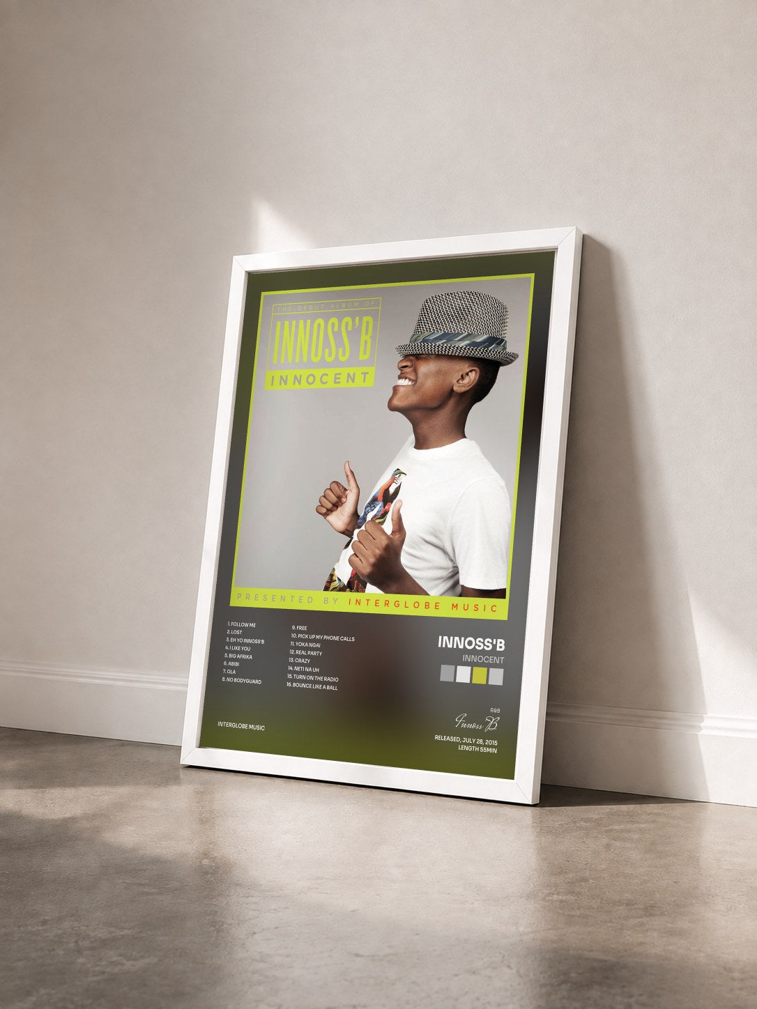 #blanc Tableau de l'album Innocent de Innoss'B vu de trois quarts, cadre blanc