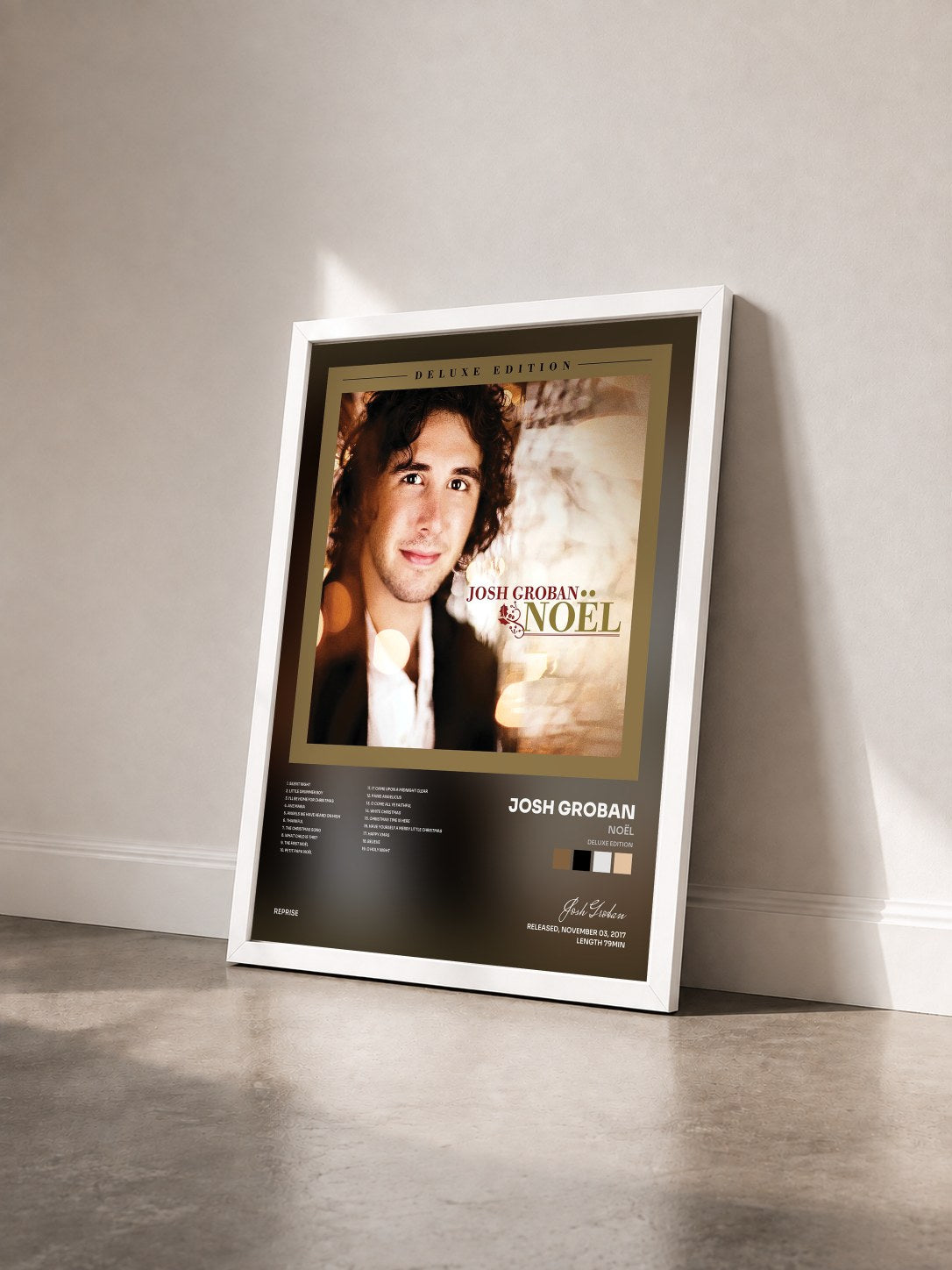#blanc Tableau de l'album Noël (Deluxe Edition) de Josh Groban vu de trois quarts, cadre blanc