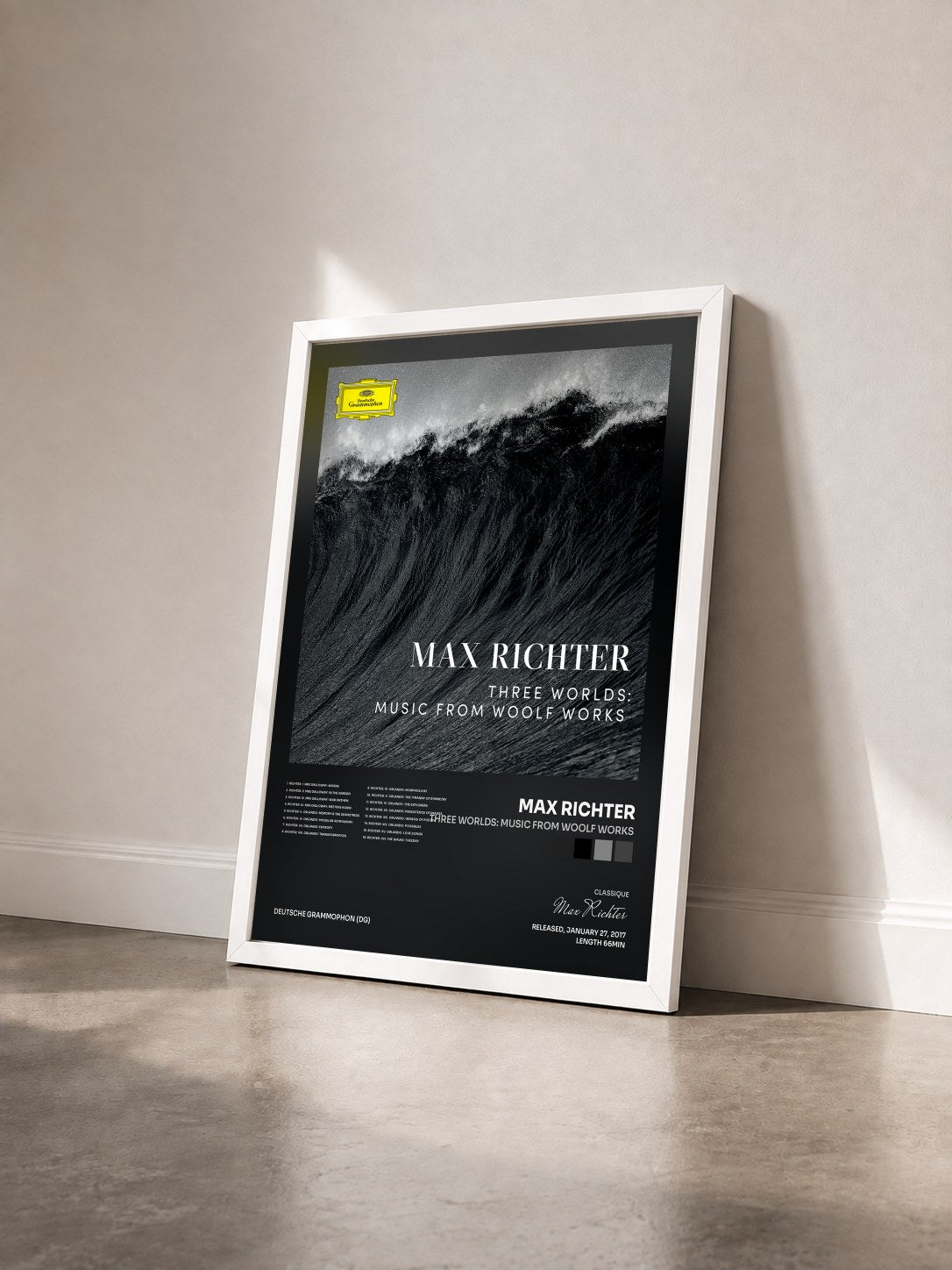 #blanc Tableau de l'album Three Worlds: Music From Woolf Works de Max Richter vu de trois quarts, cadre blanc