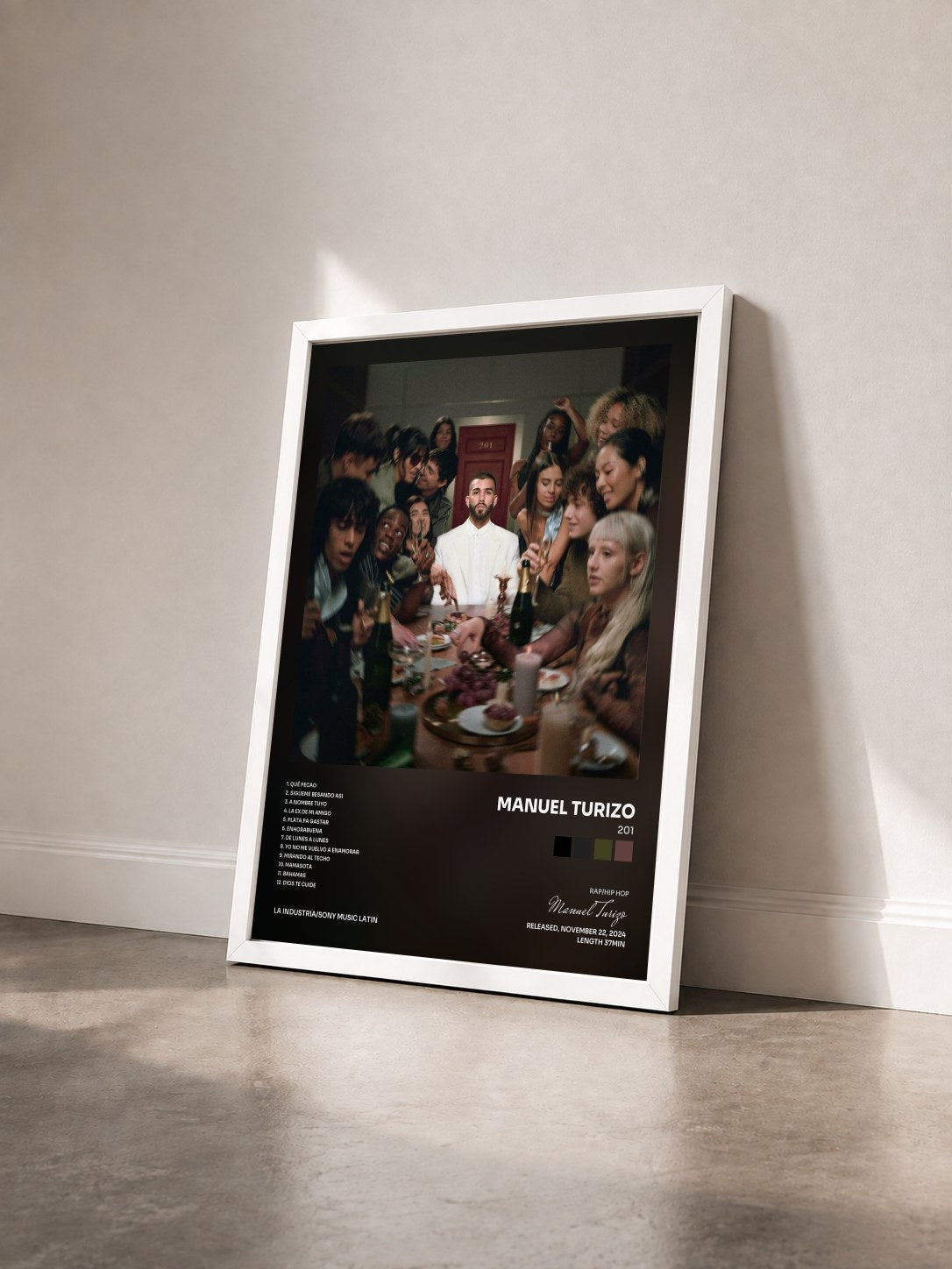 #blanc Tableau de l'album 201 de Manuel Turizo vu de trois quarts, cadre blanc
