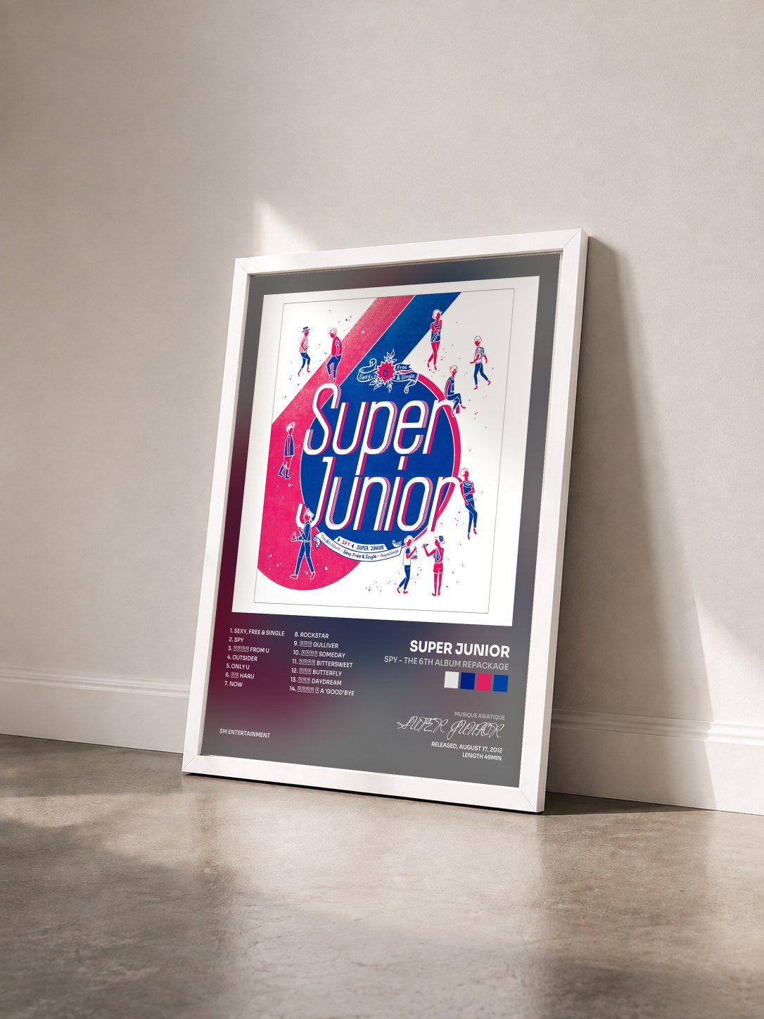 #blanc Tableau de l'album SPY - The 6th Album Repackage de SUPER JUNIOR vu de trois quarts, cadre blanc