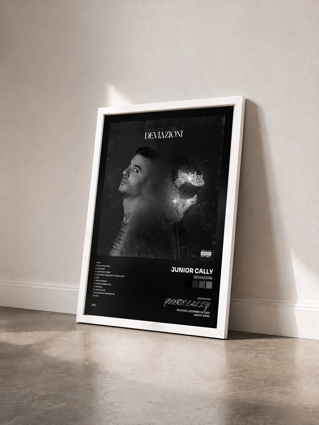 #blanc Tableau de l'album Deviazioni de JUNIOR CALLY vu de trois quarts, cadre blanc
