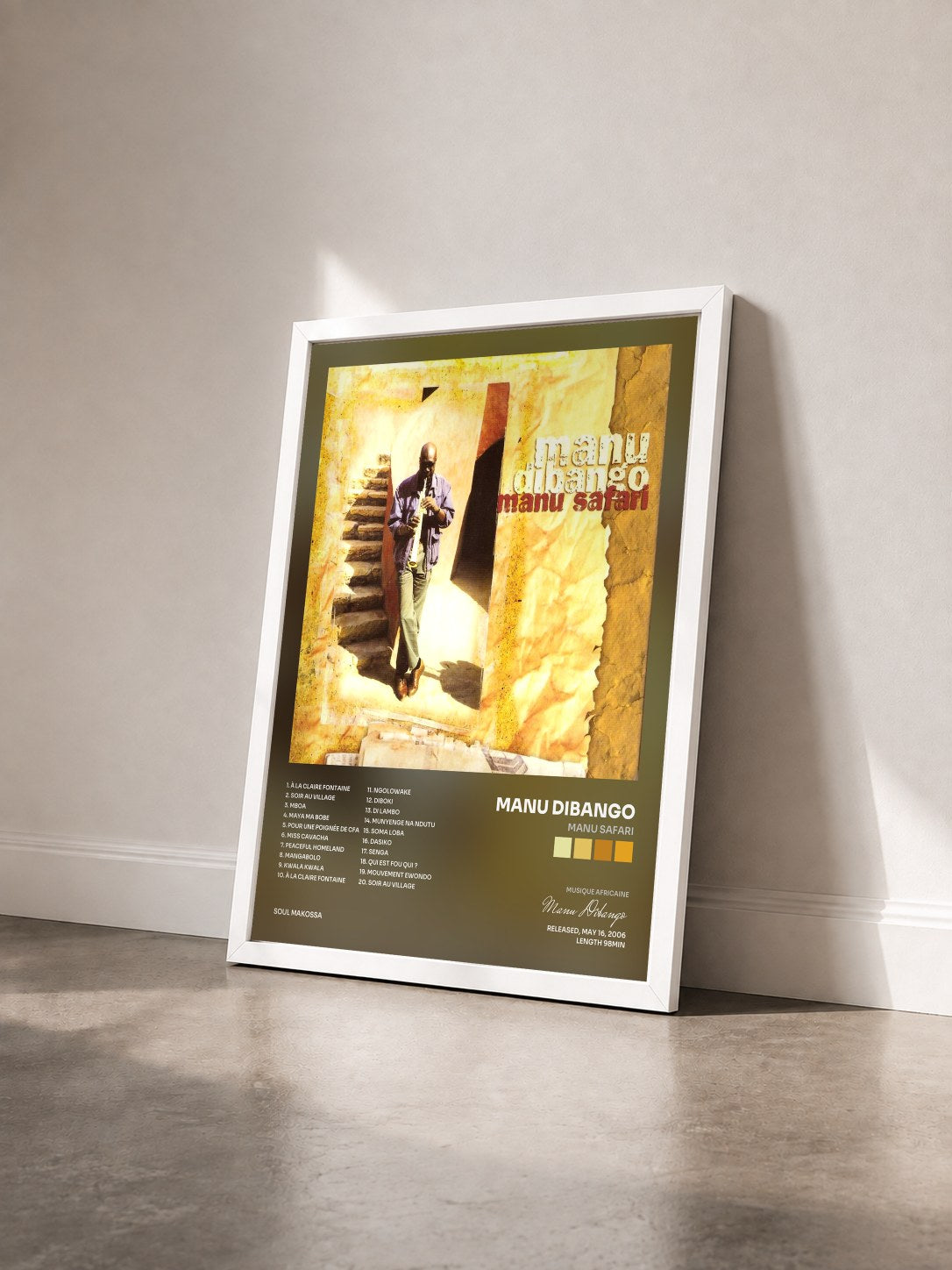 #blanc Tableau de l'album Manu Safari de Manu Dibango vu de trois quarts, cadre blanc