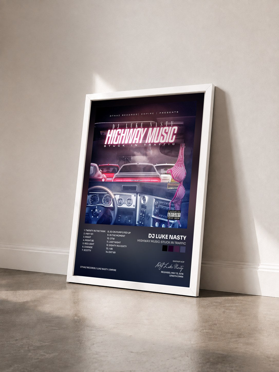 #blanc Tableau de l'album Highway Music: Stuck In Traffic de DJ Luke Nasty vu de trois quarts, cadre blanc