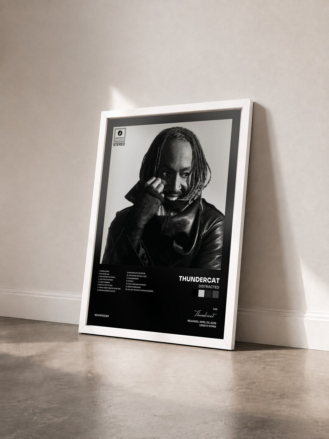#blanc Tableau de l'album Distracted de Thundercat vu de trois quarts, cadre blanc