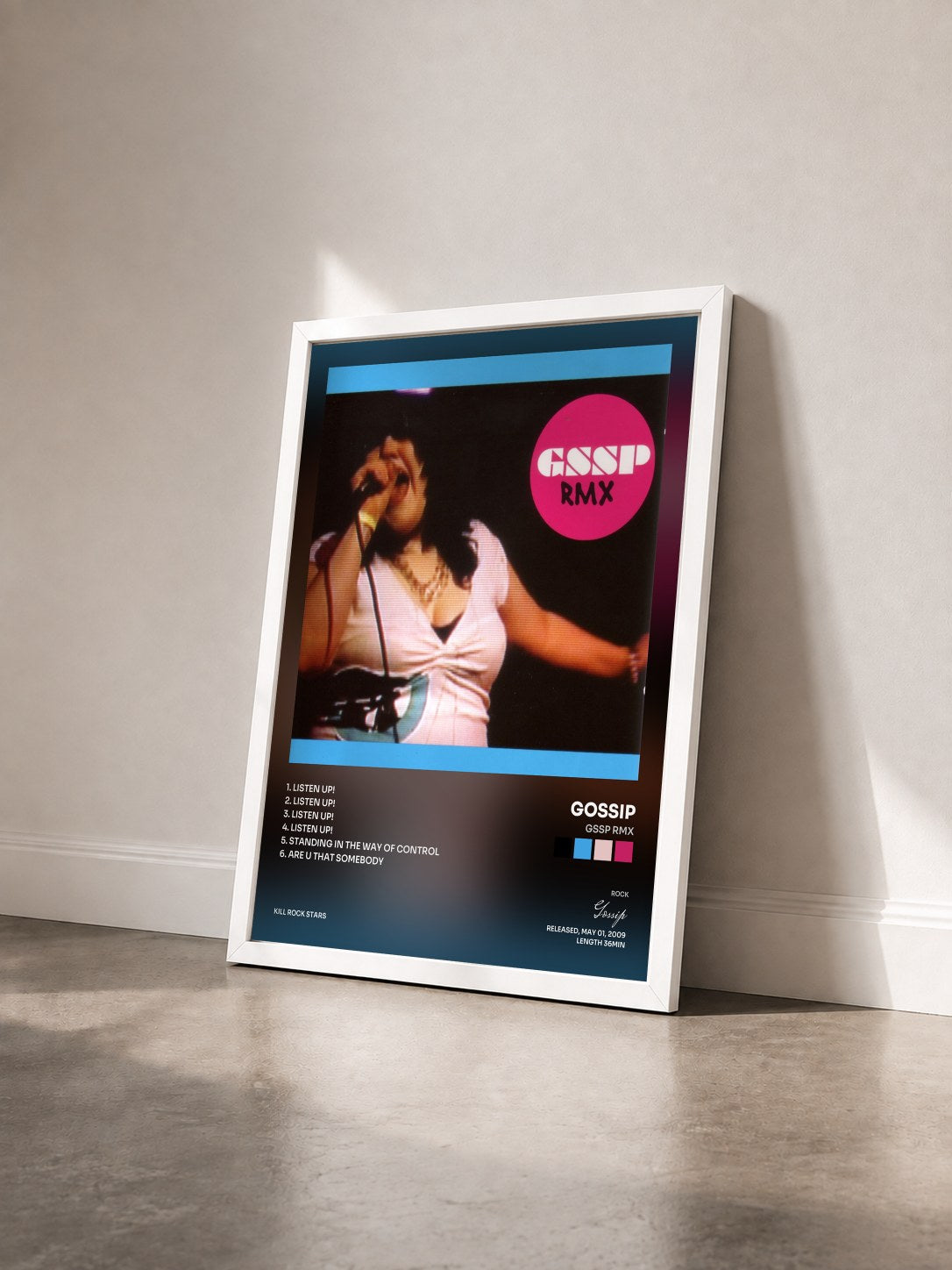 #blanc Tableau de l'album GSSP RMX de Gossip vu de trois quarts, cadre blanc