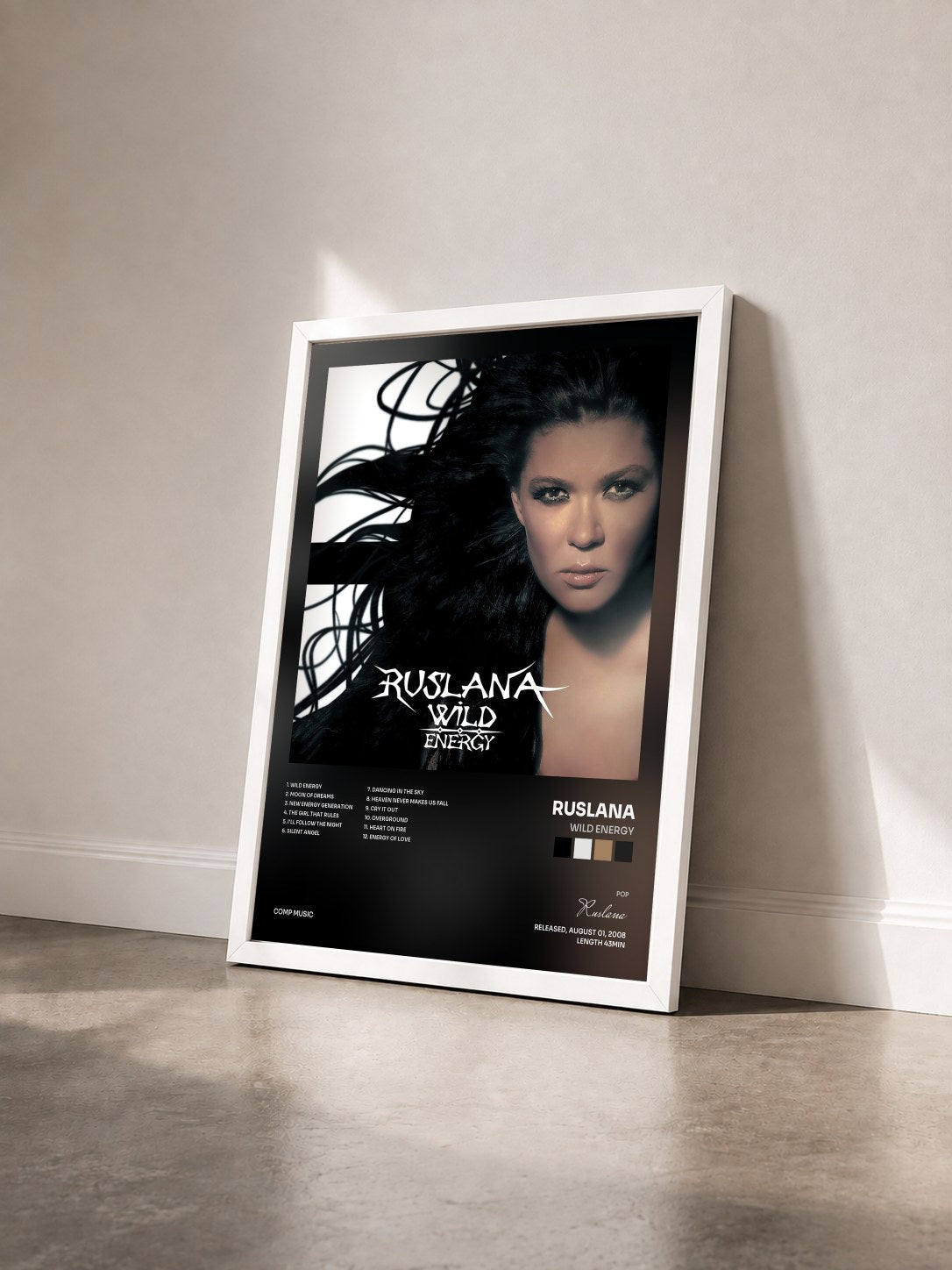 #blanc Tableau de l'album Wild Energy de Ruslana vu de trois quarts, cadre blanc