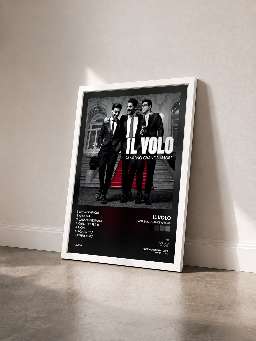 #blanc Tableau de l'album Sanremo grande amore de Il Volo vu de trois quarts, cadre blanc