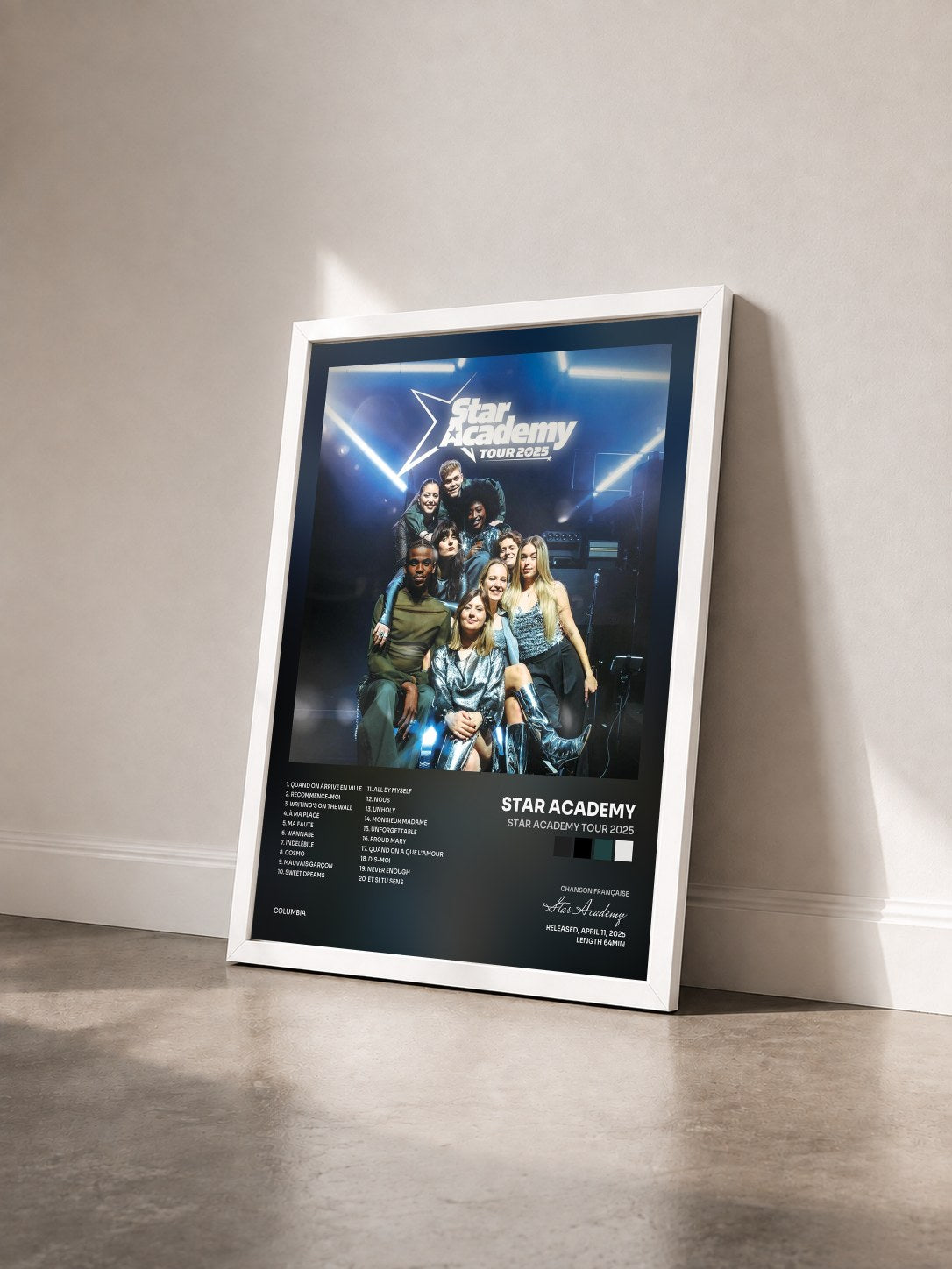 #blanc Tableau de l'album Star Academy Tour 2025 de Star Academy vu de trois quarts, cadre blanc