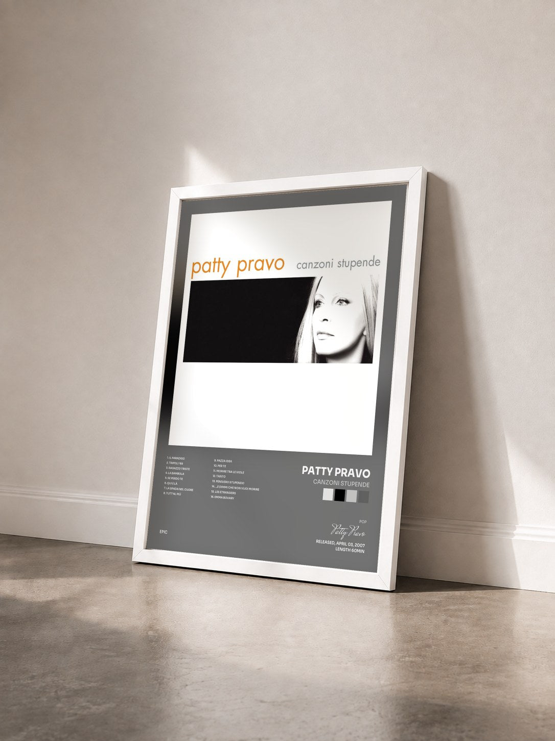 #blanc Tableau de l'album Canzoni Stupende de Patty Pravo vu de trois quarts, cadre blanc