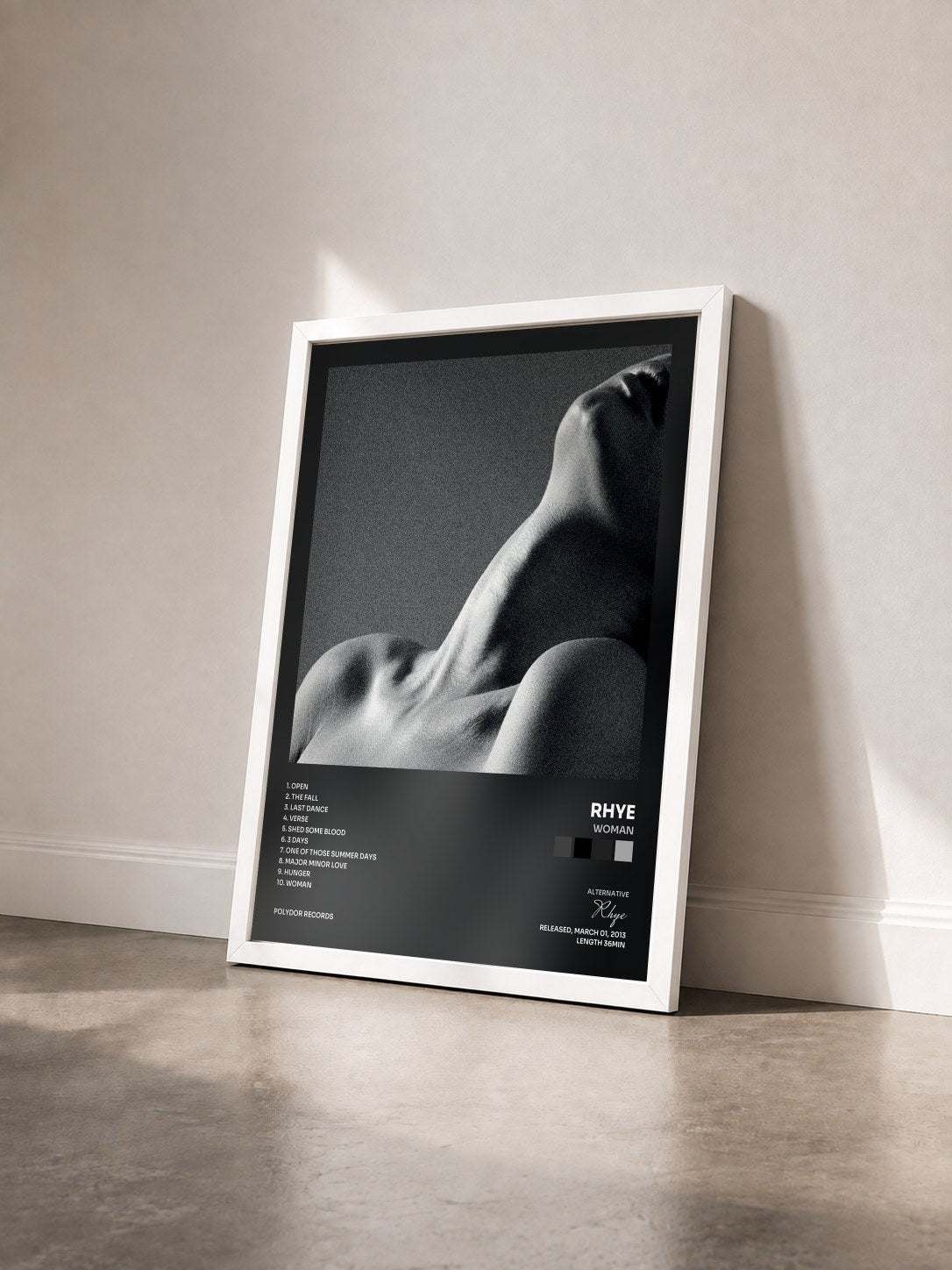 #blanc Tableau de l'album Woman de Rhye vu de trois quarts, cadre blanc