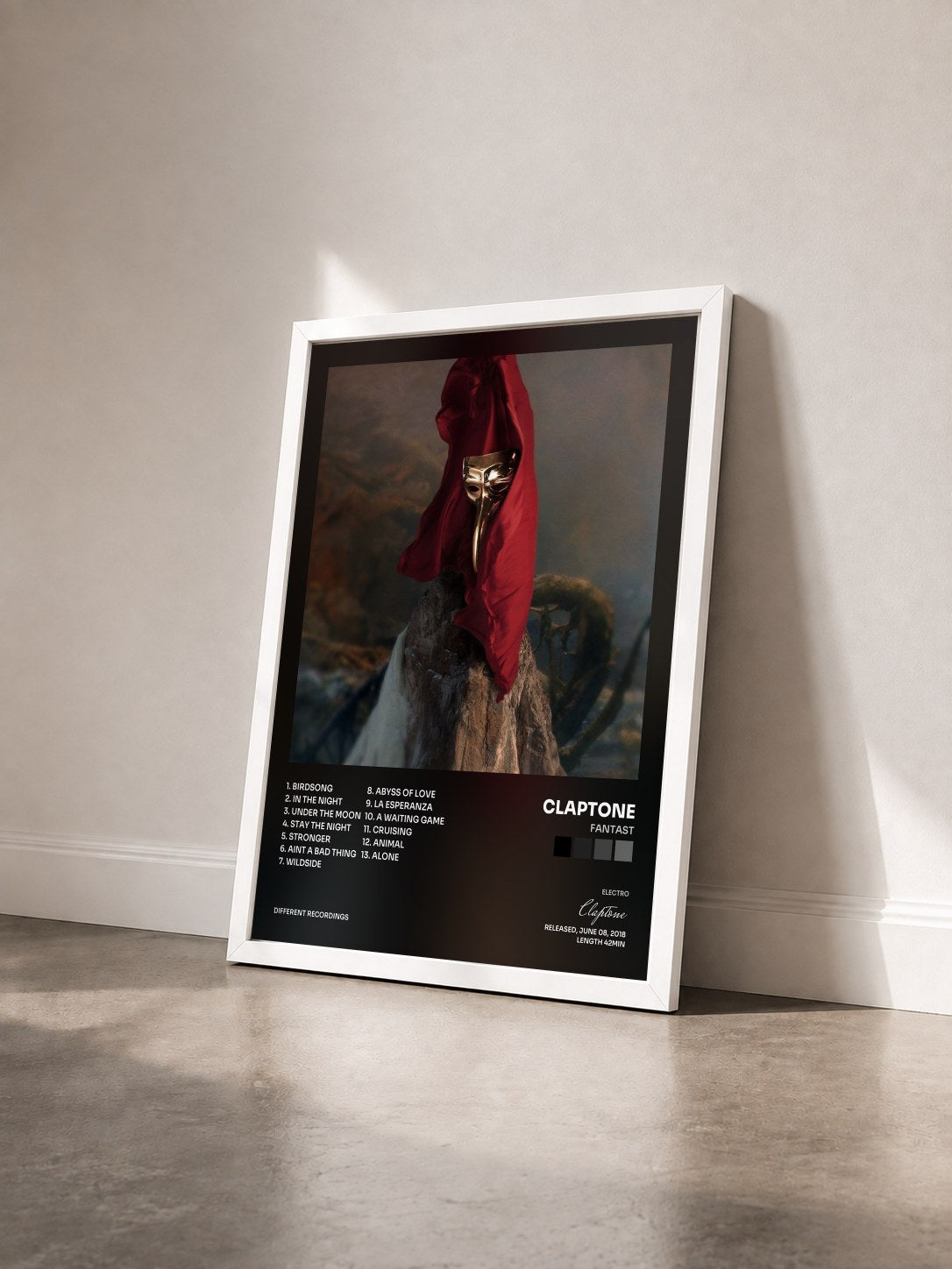 #blanc Tableau de l'album Fantast de Claptone vu de trois quarts, cadre blanc