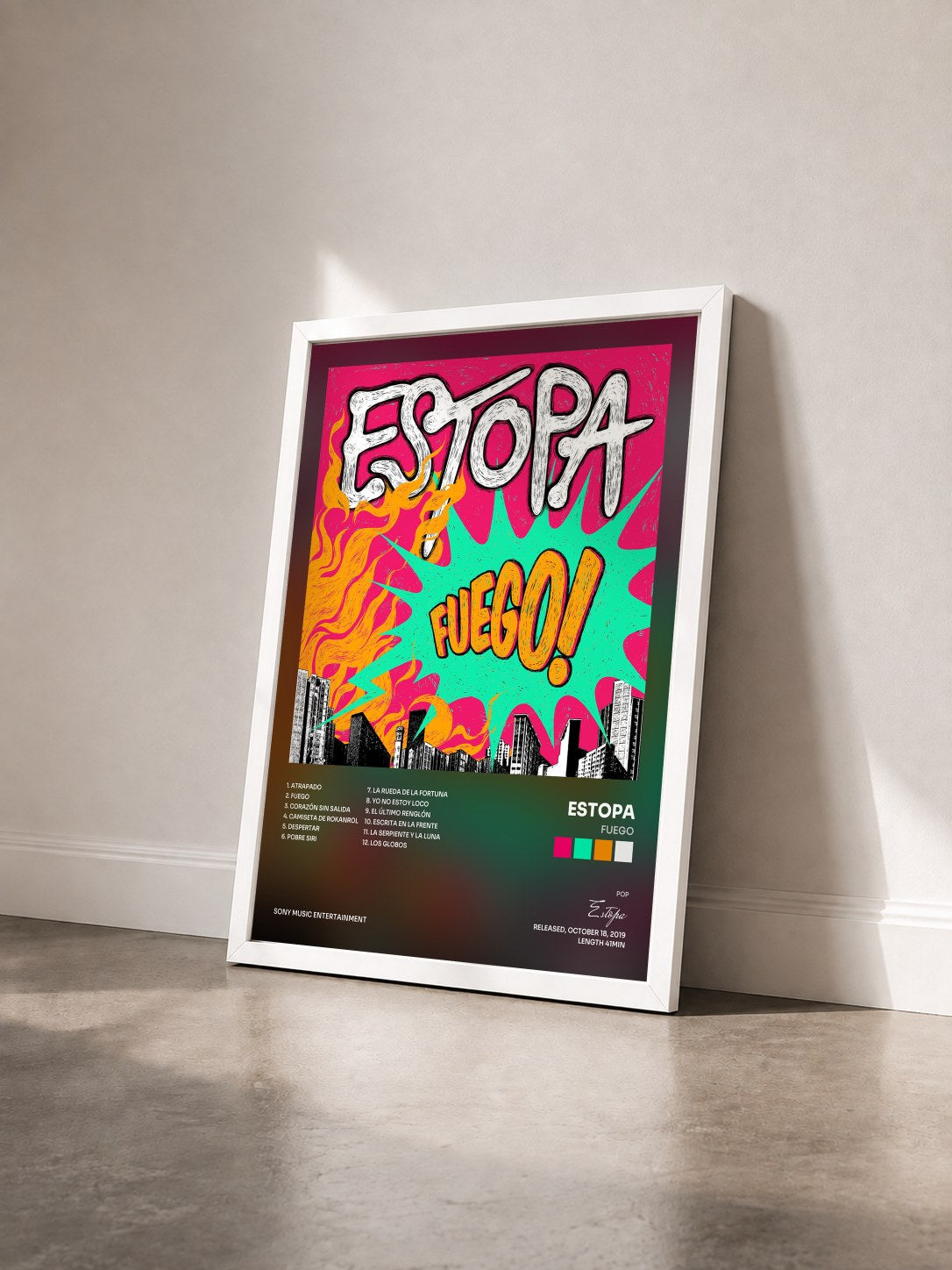 #blanc Tableau de l'album Fuego de Estopa vu de trois quarts, cadre blanc