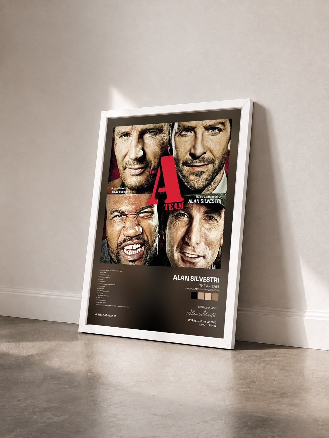 #blanc Tableau de l'album The A-Team (Original Motion Picture Score) de Alan Silvestri vu de trois quarts, cadre blanc