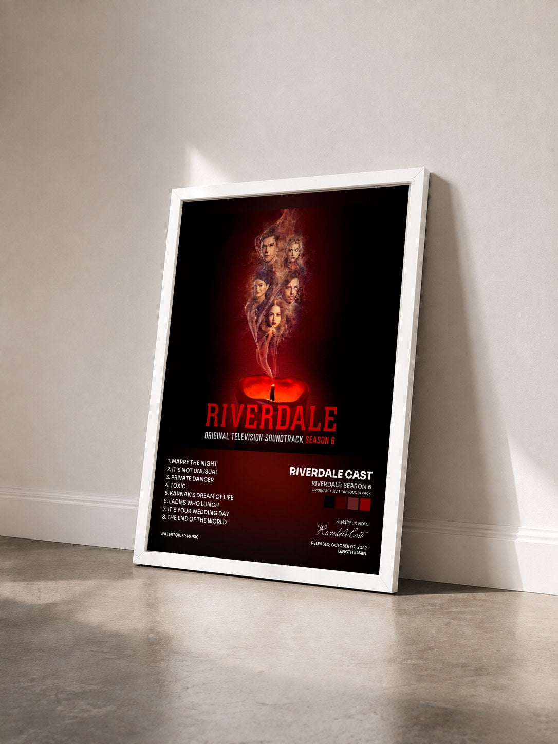 #blanc Tableau de l'album Riverdale: Season 6 (Original Television Soundtrack) de Riverdale Cast vu de trois quarts, cadre blanc