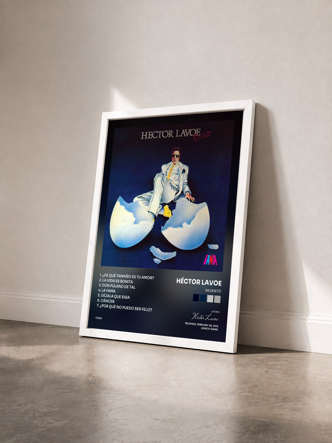 #blanc Tableau de l'album Reventó de Héctor Lavoe vu de trois quarts, cadre blanc