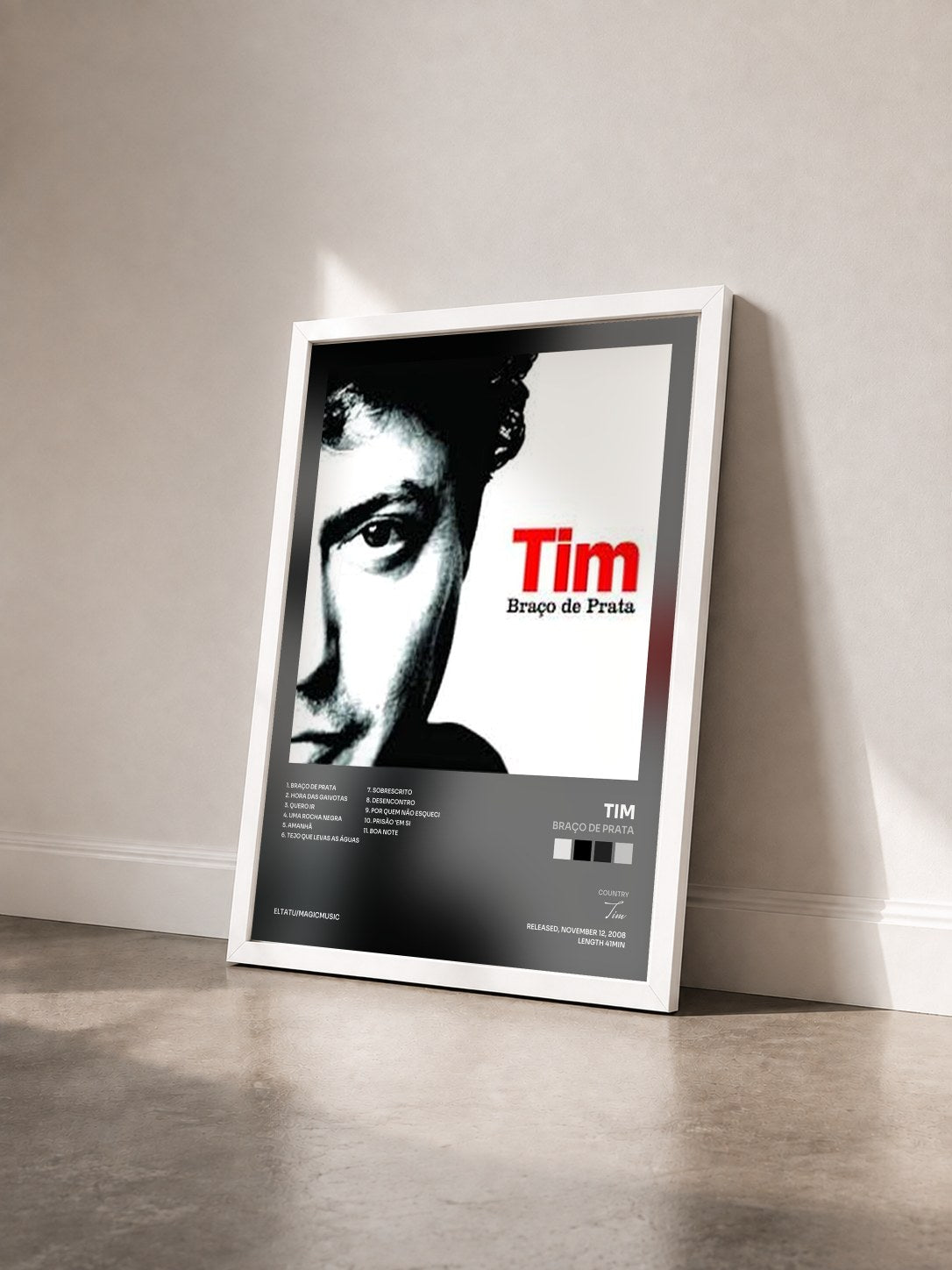#blanc Tableau de l'album Braço De Prata de Tim vu de trois quarts, cadre blanc